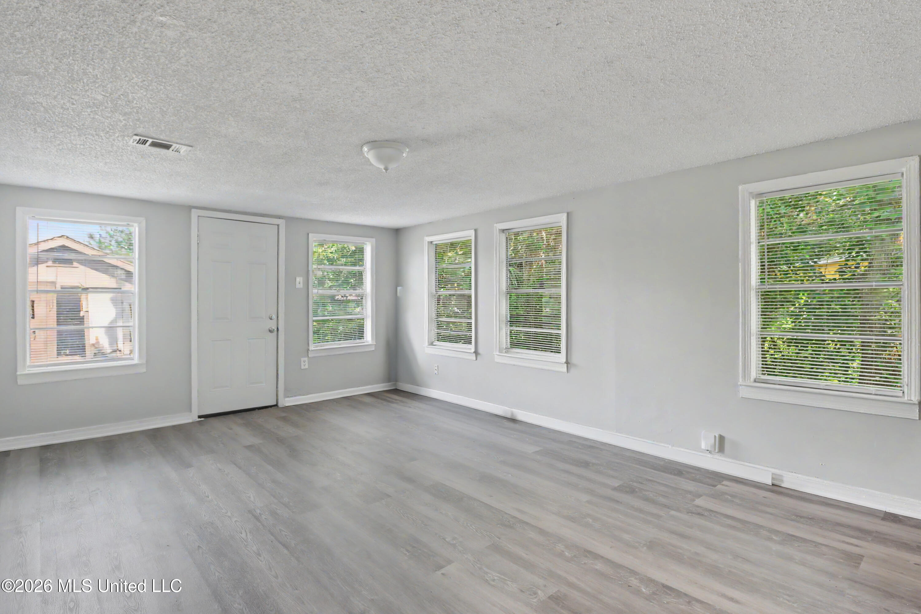 1232 37th Avenue Property Photo 11