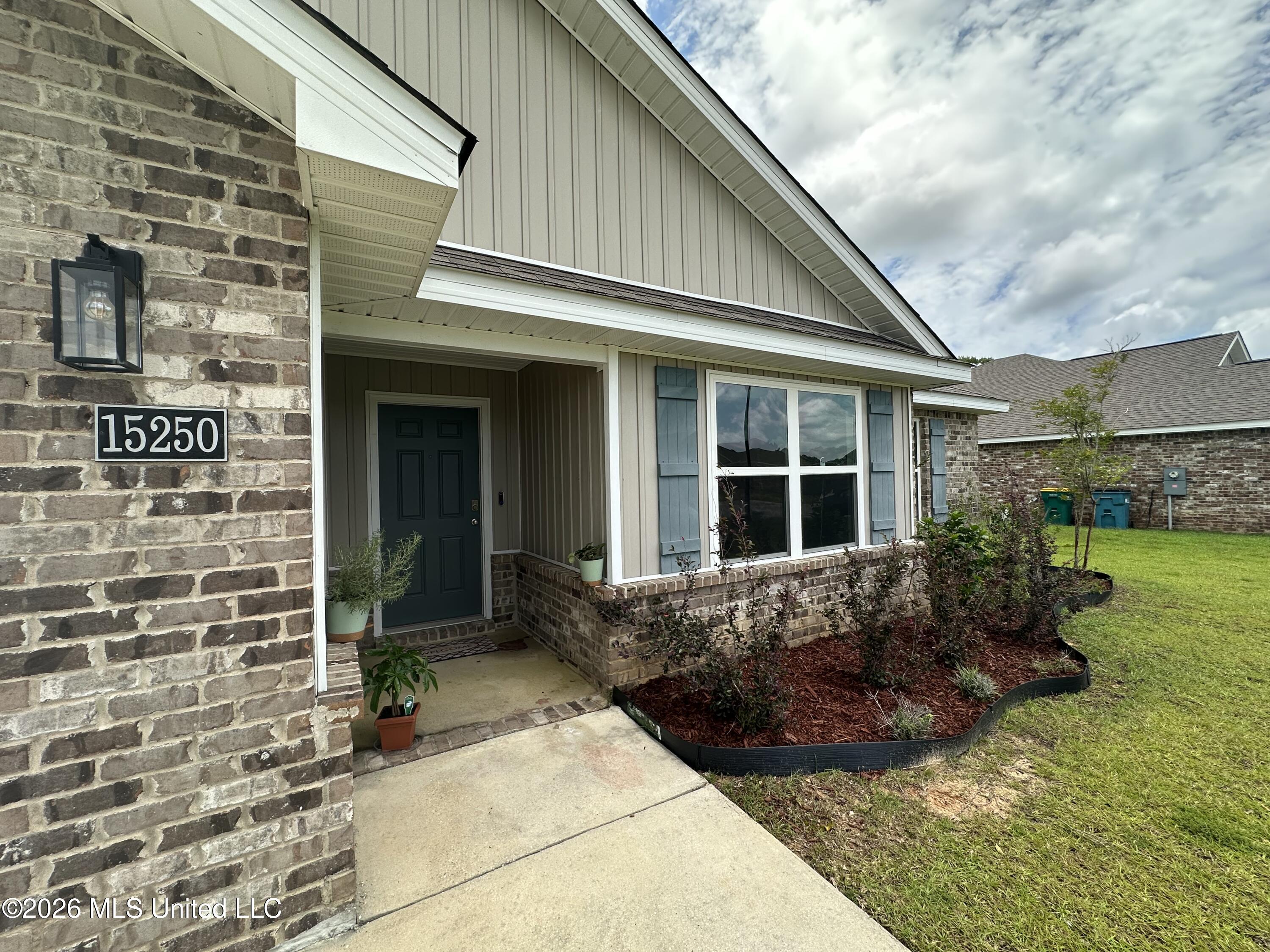 15250 Cypress Way Property Photo 2