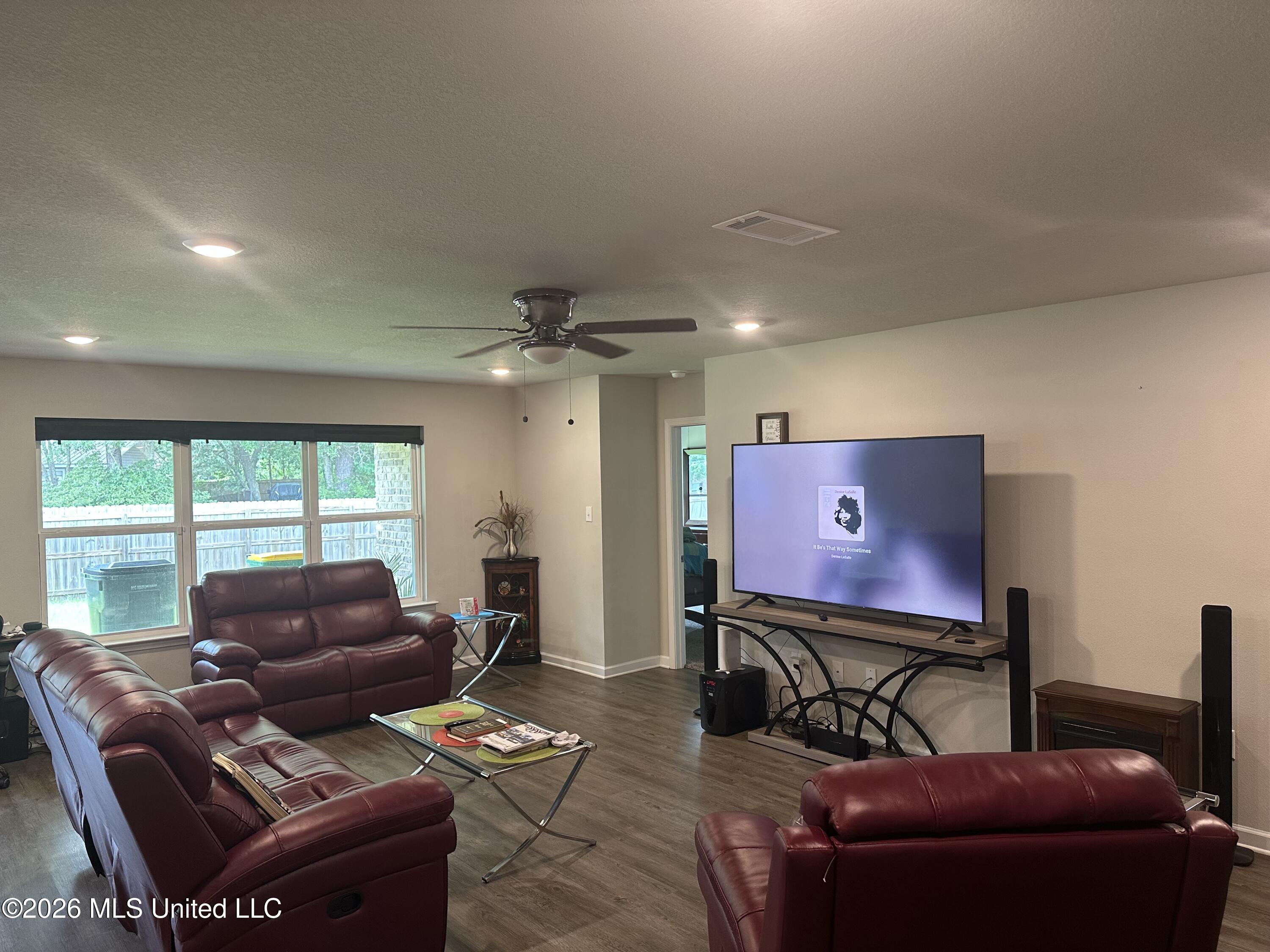 15250 Cypress Way Property Photo 10