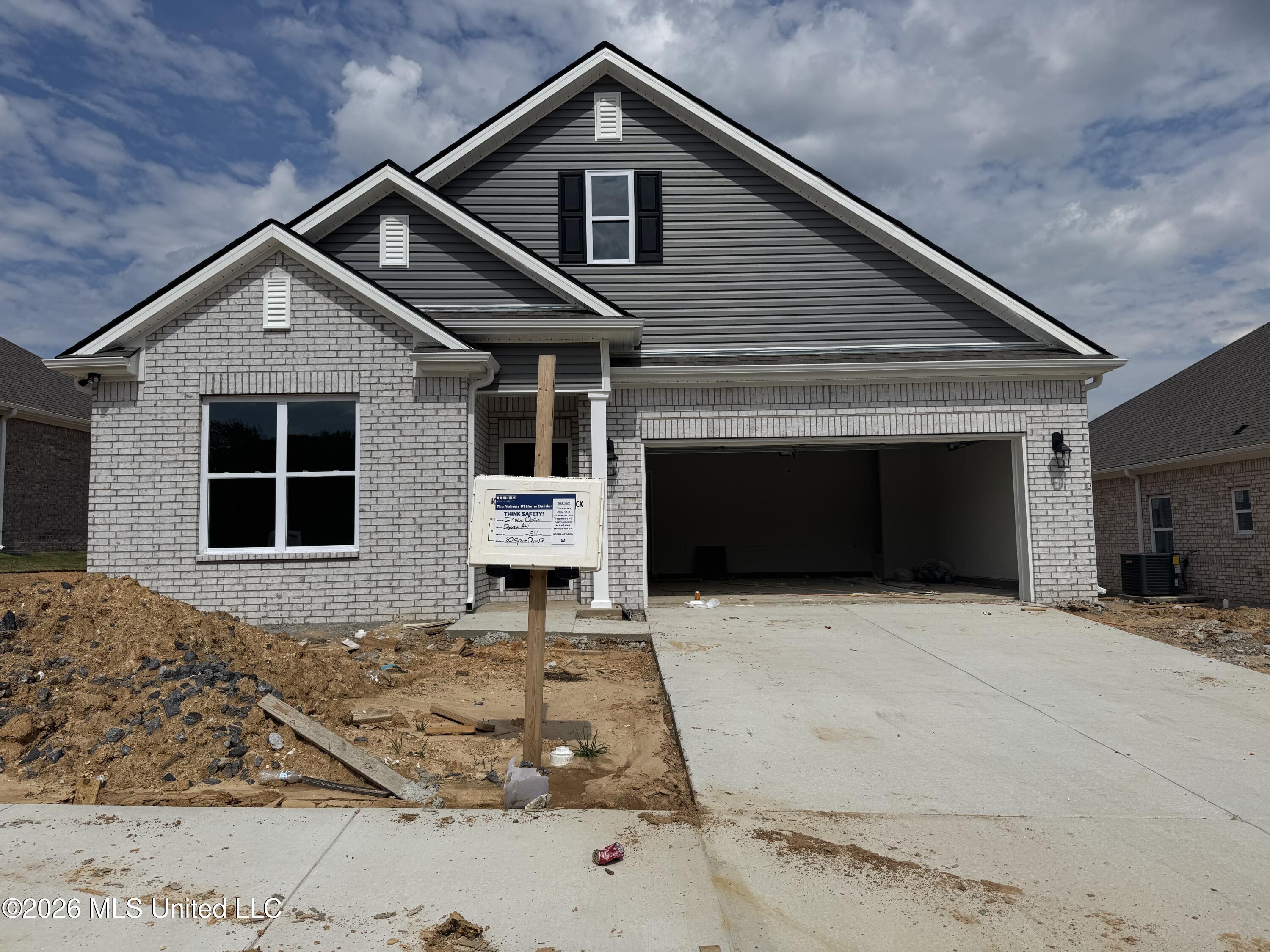 5 W Wolf Lane Property Photo 1