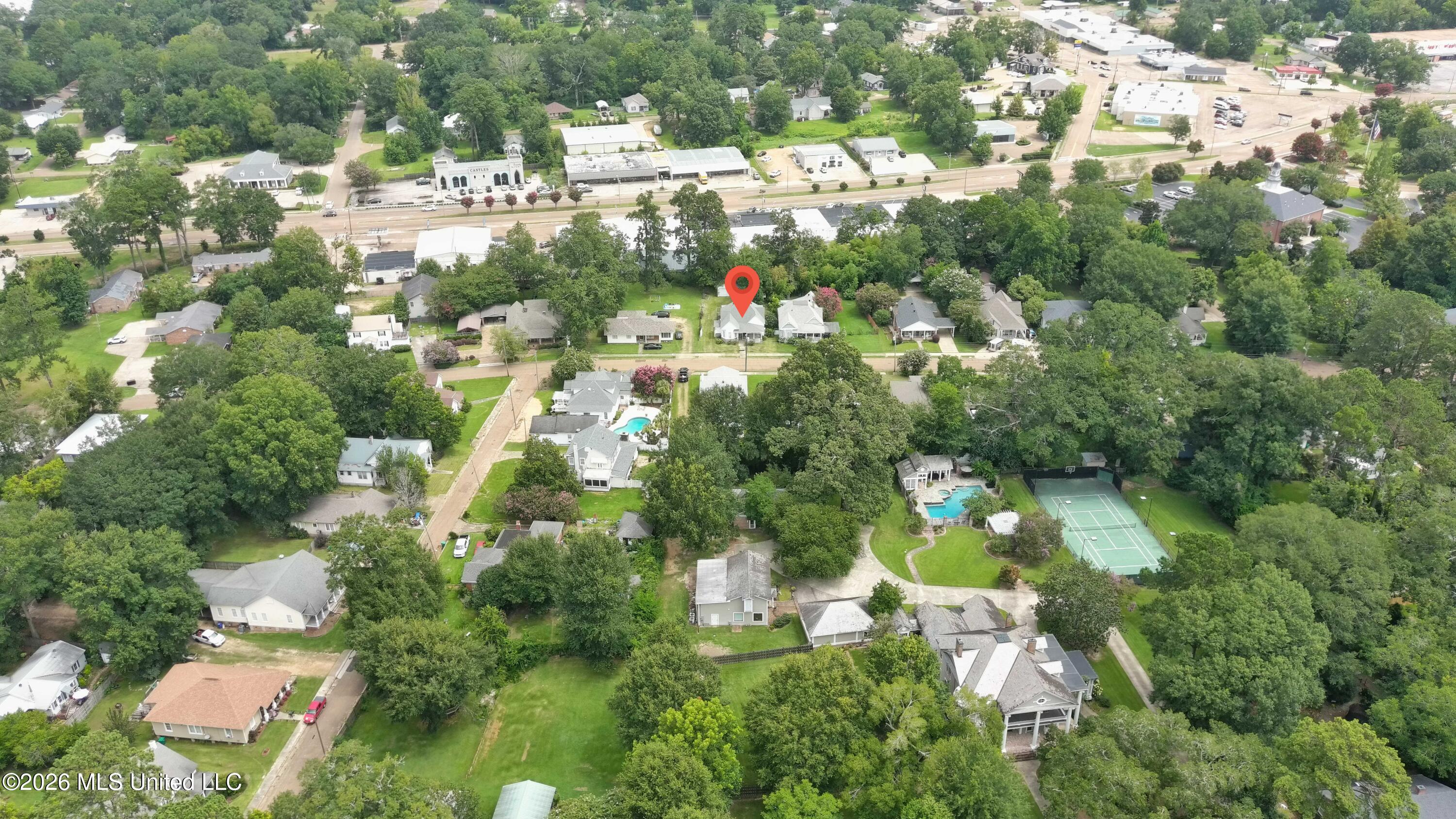536 W Chickasaw Street Property Photo 5
