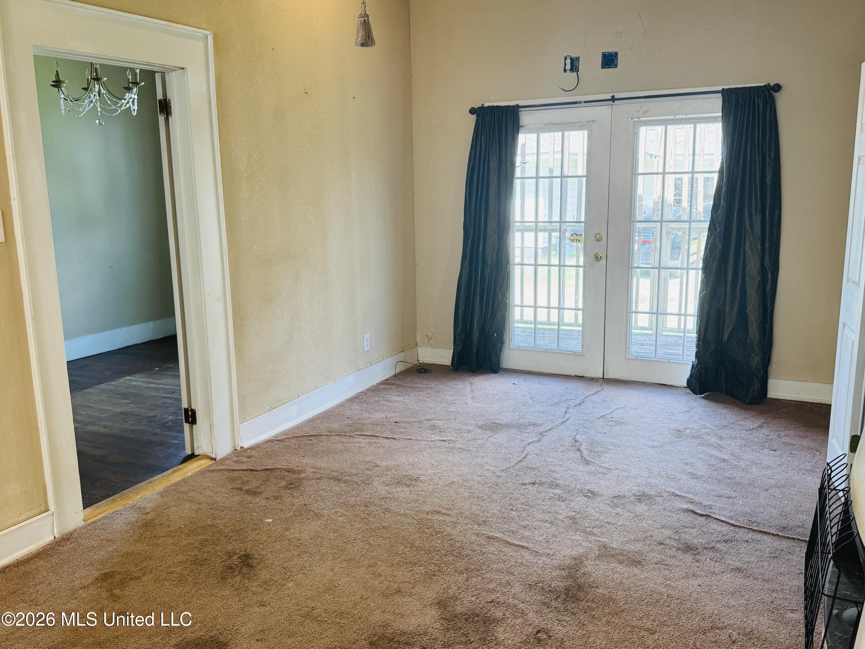 536 W Chickasaw Street Property Photo 19