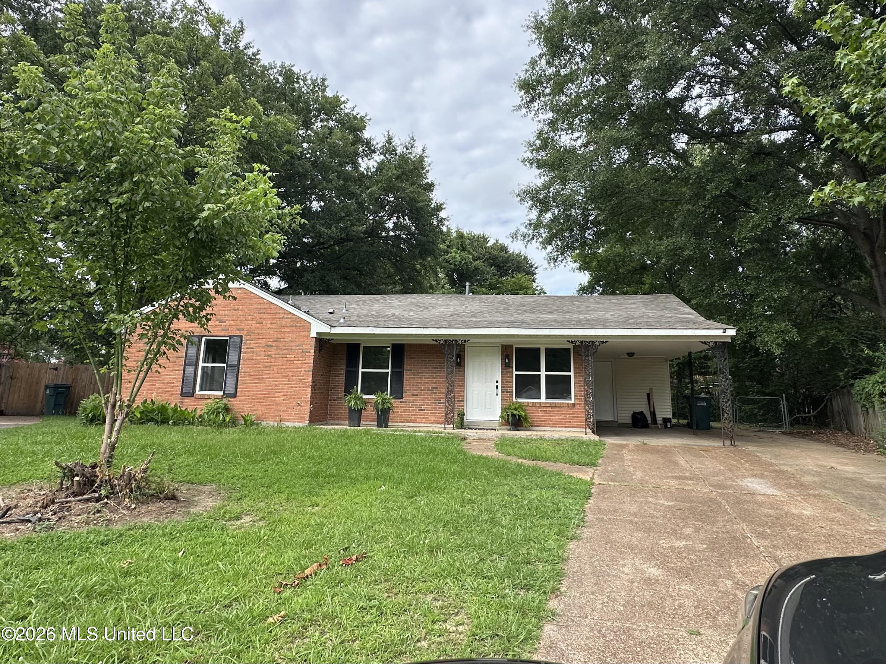 7760 Deerfield Cove Property Photo 1