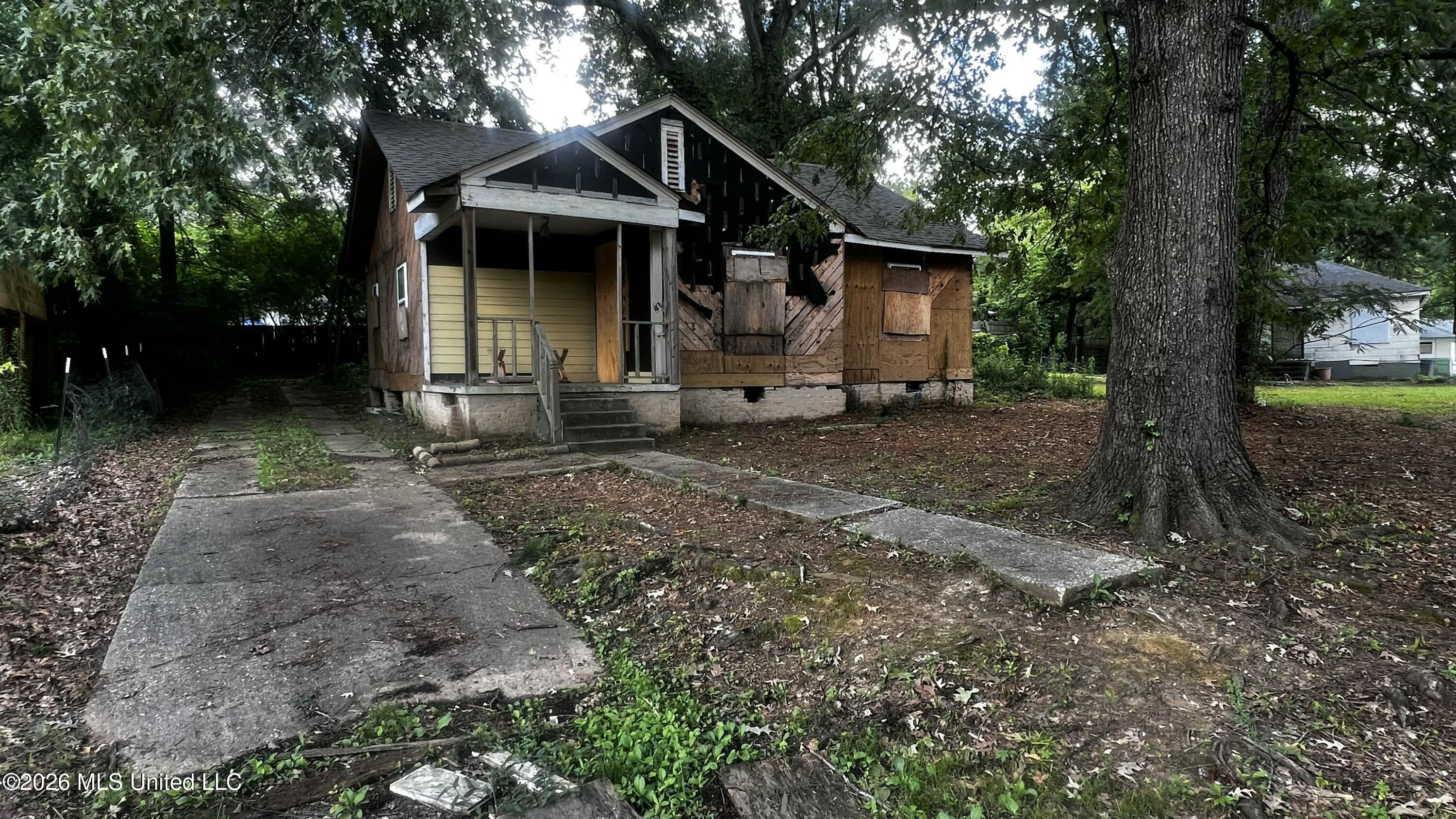224 Houston Avenue Property Photo 2