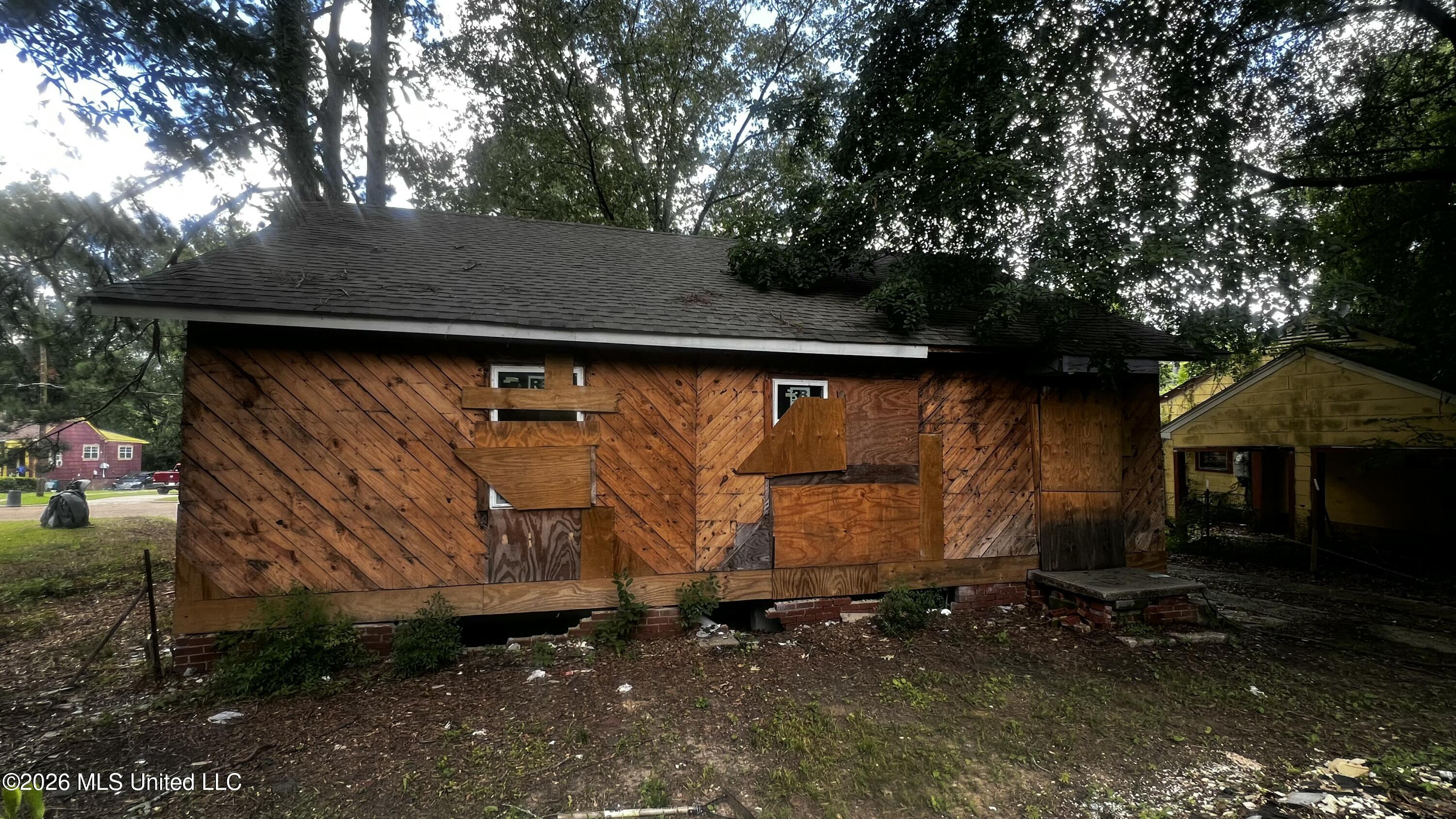224 Houston Avenue Property Photo 6