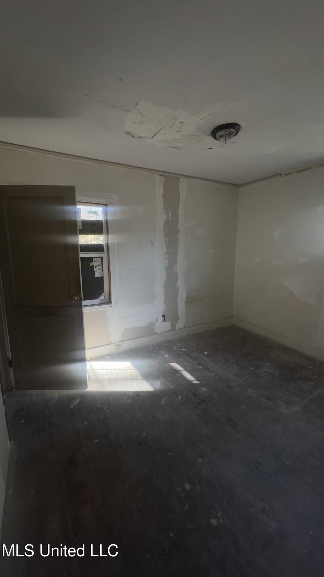 224 Houston Avenue Property Photo 10