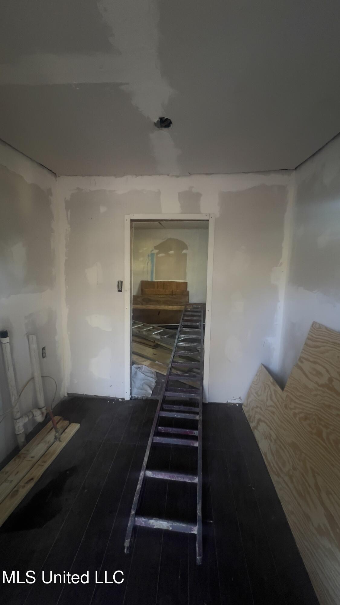 224 Houston Avenue Property Photo 15