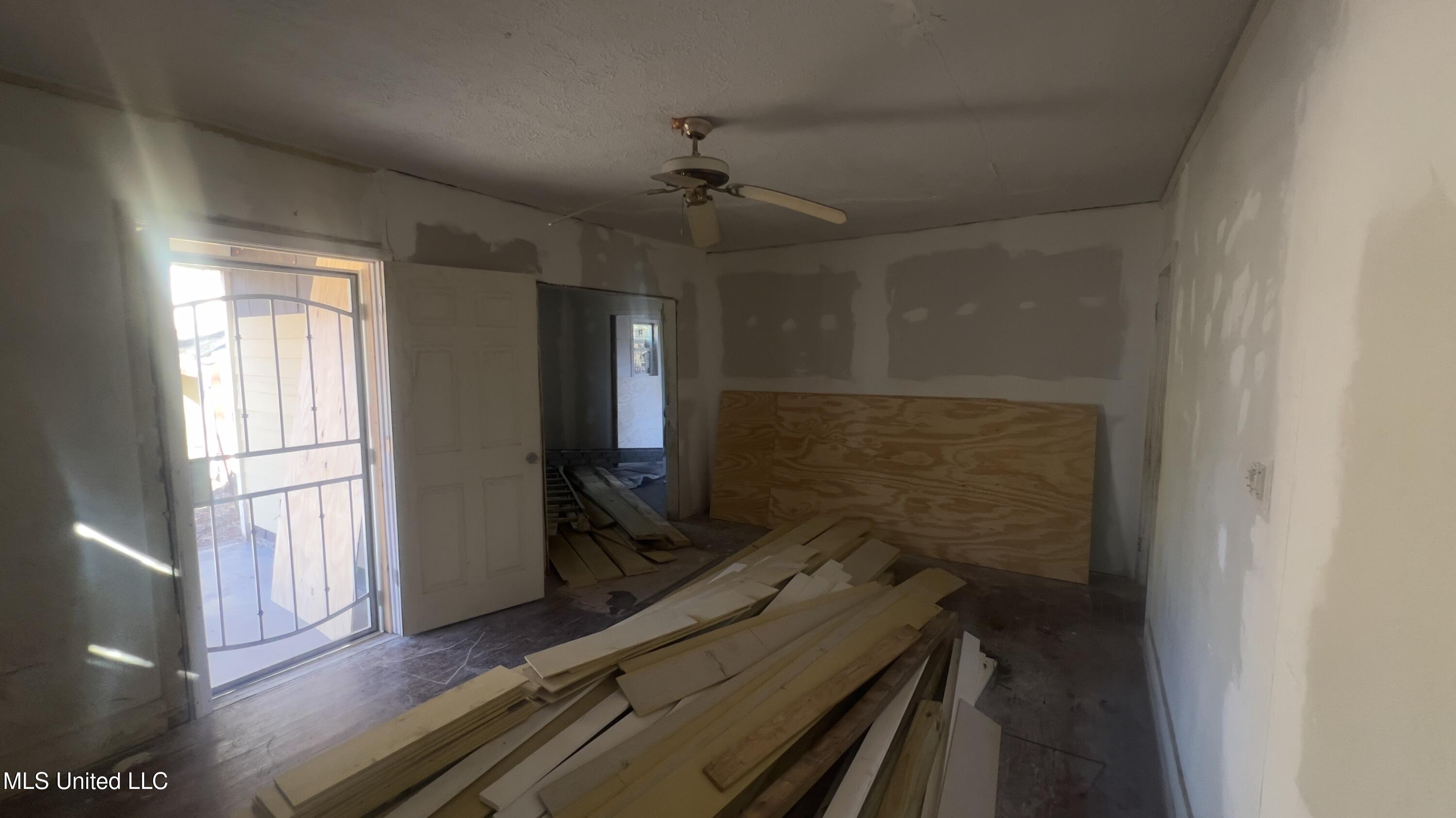 224 Houston Avenue Property Photo 17