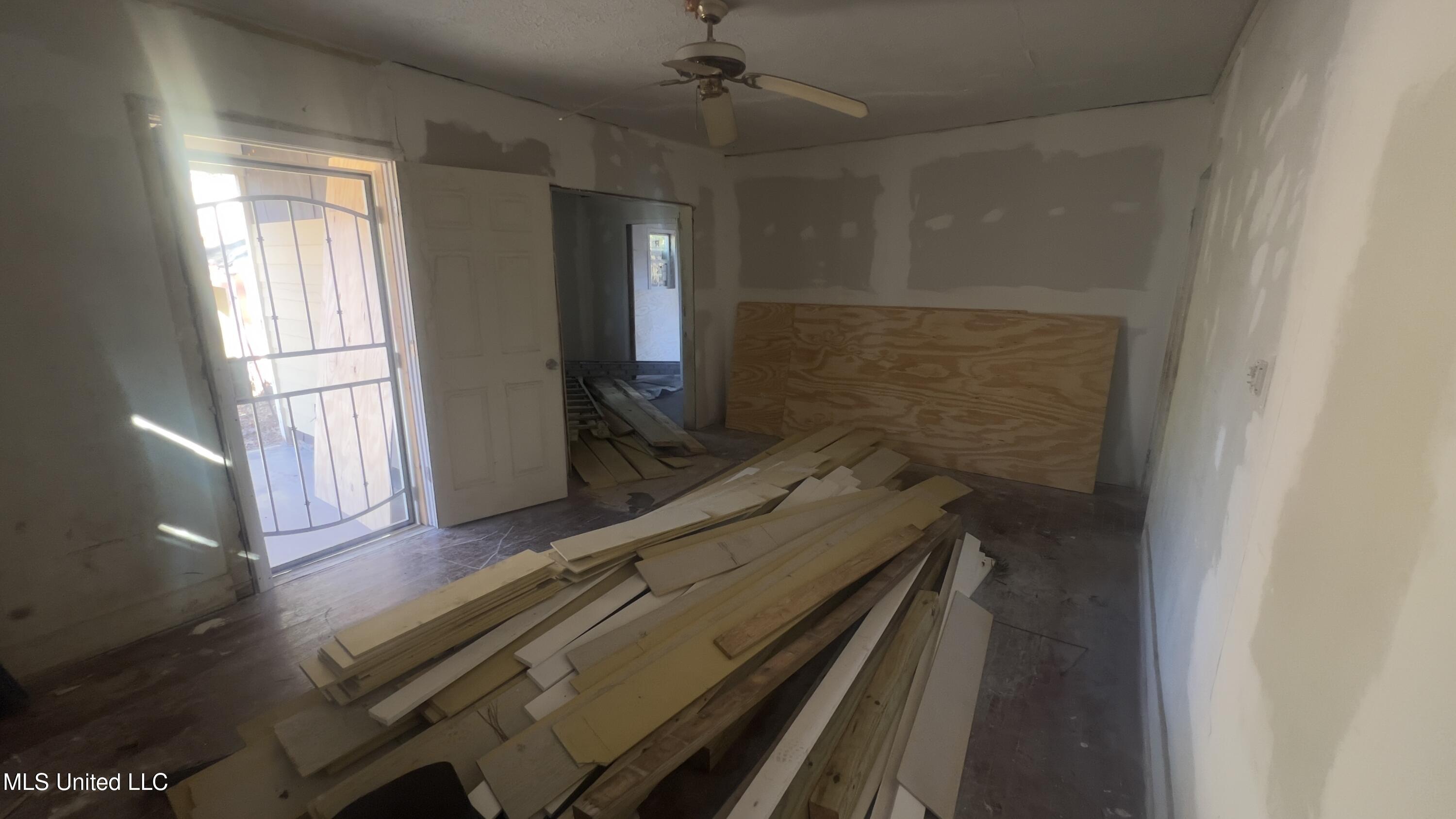 224 Houston Avenue Property Photo 18