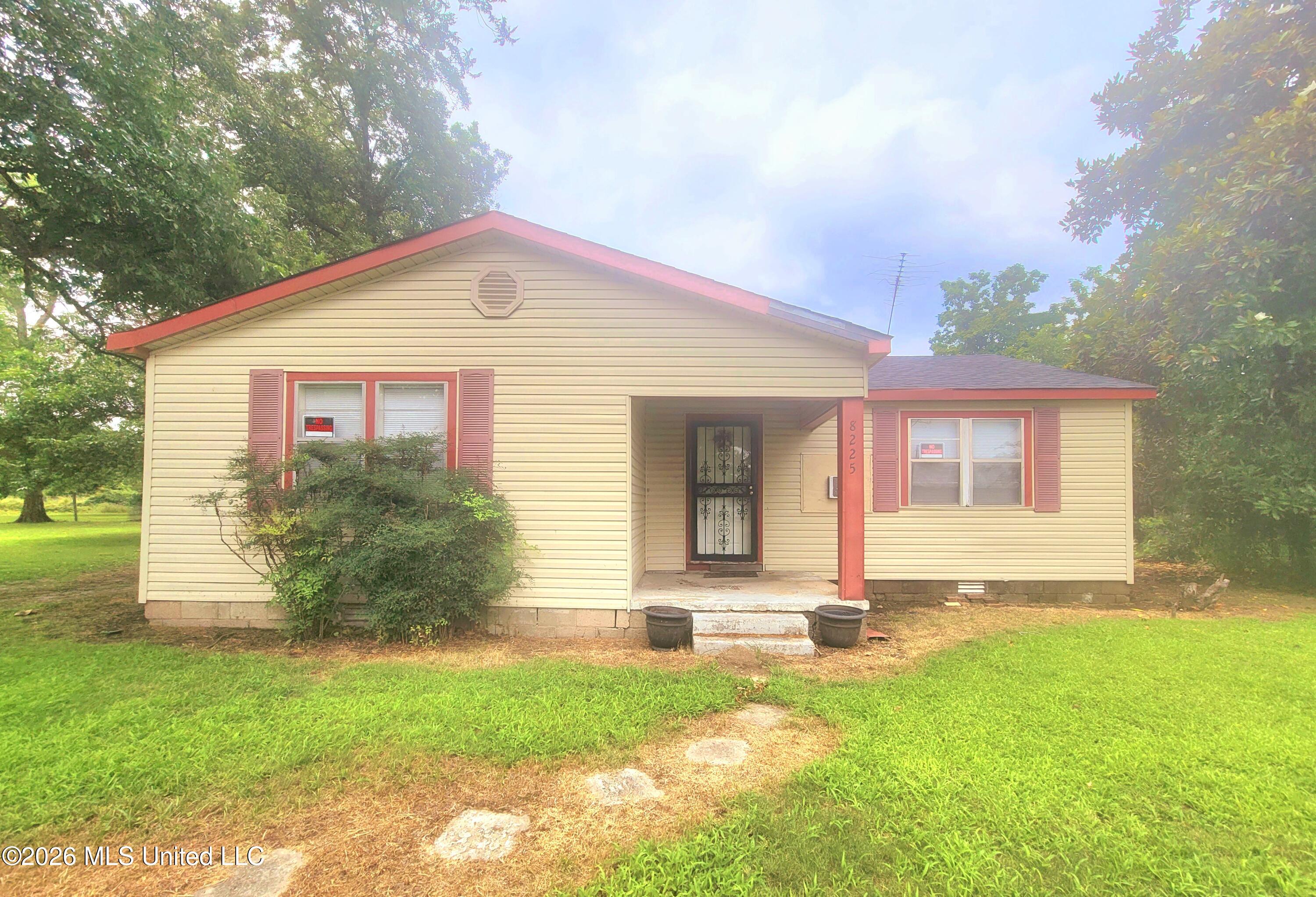 8225 Dundee Road Property Photo 1