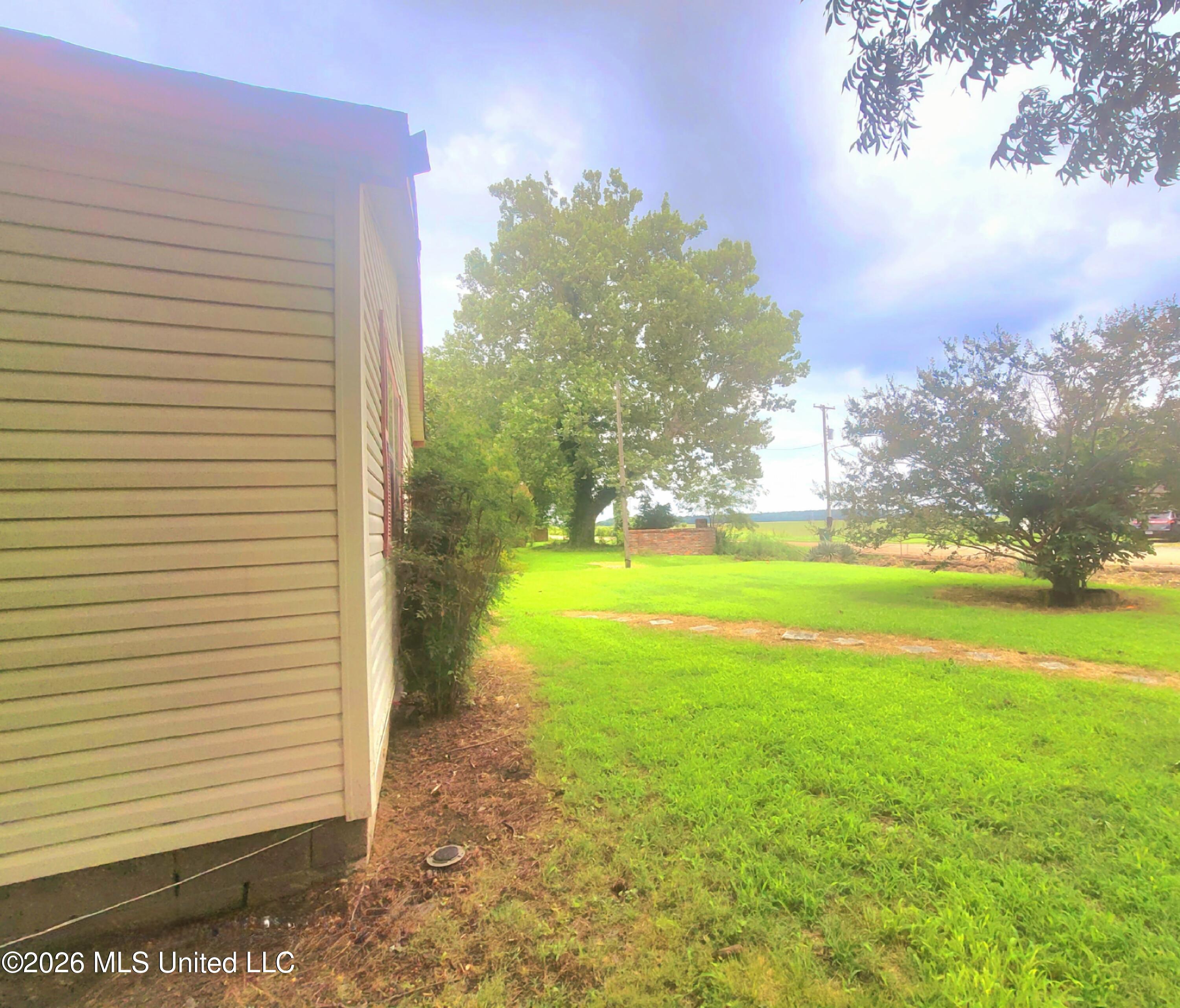 8225 Dundee Road Property Photo 2