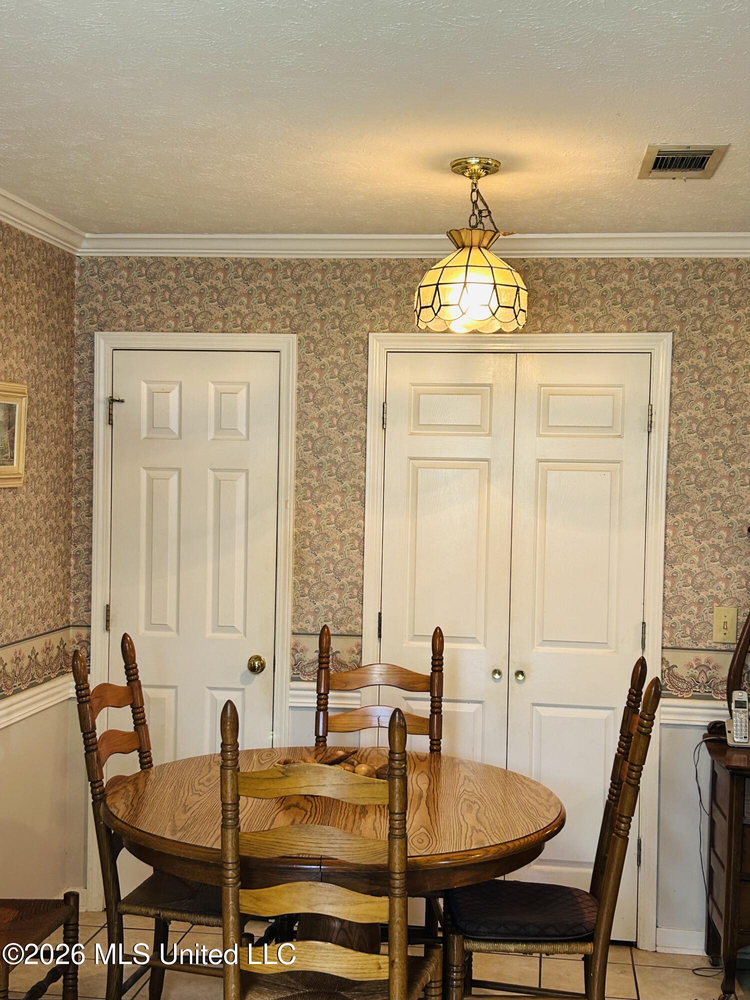 175 Riverbend Drive Property Photo 3