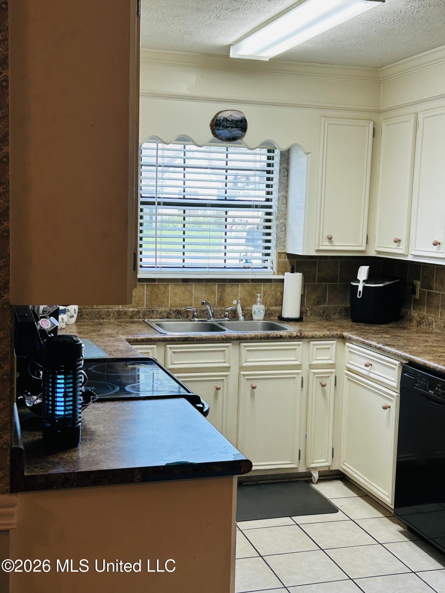 175 Riverbend Drive Property Photo 4