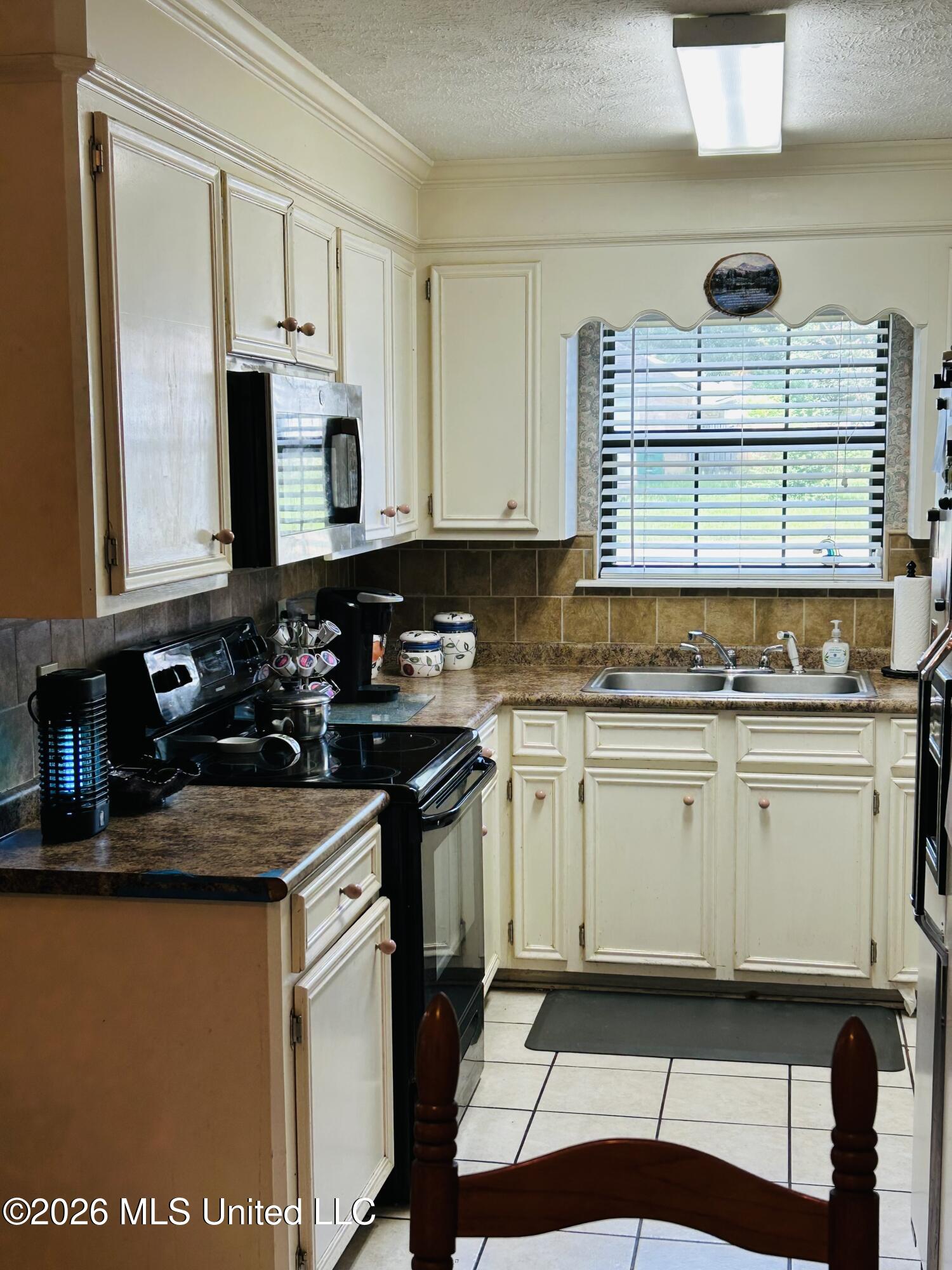 175 Riverbend Drive Property Photo 6