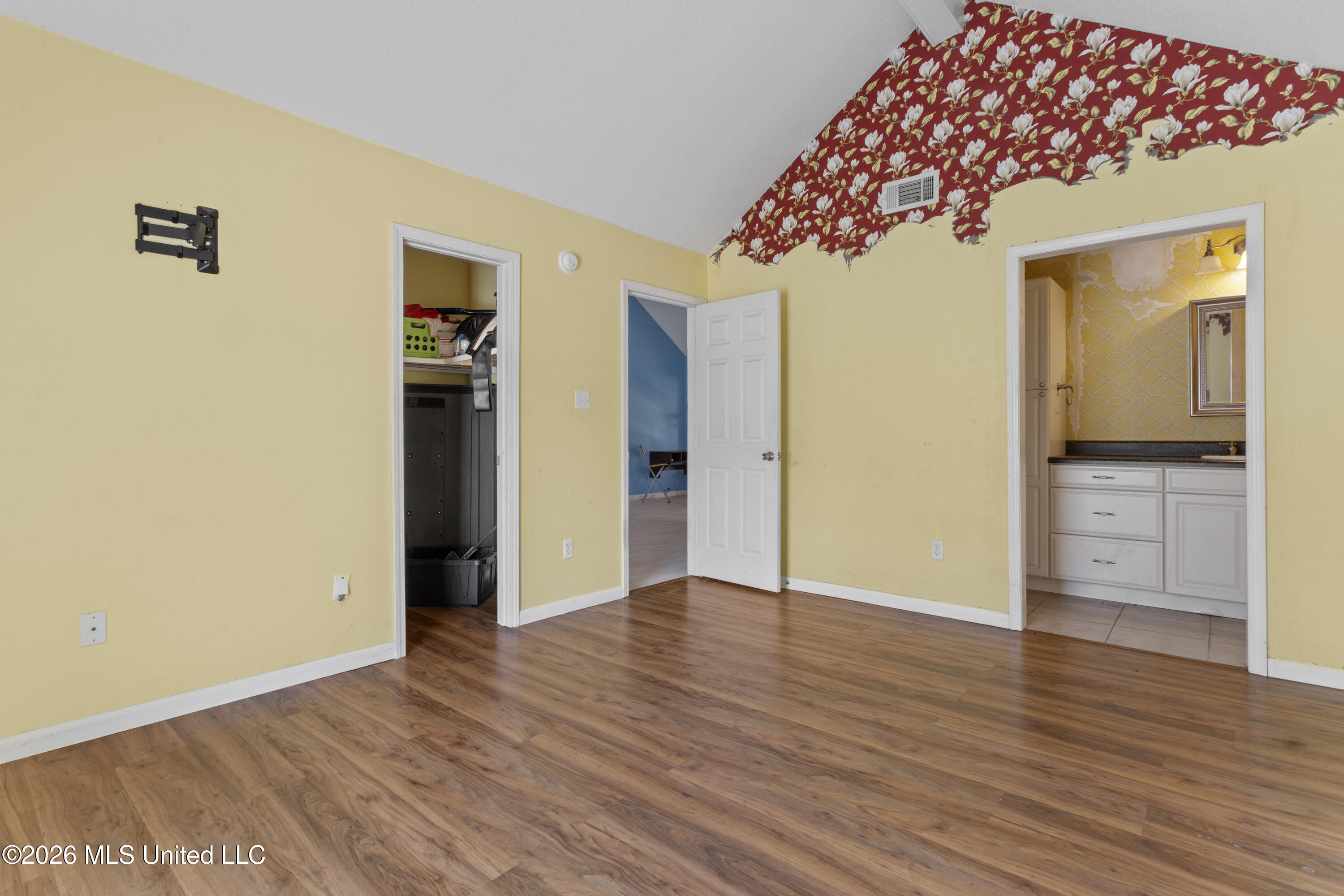 7020 Red Bud Lane Property Photo 13