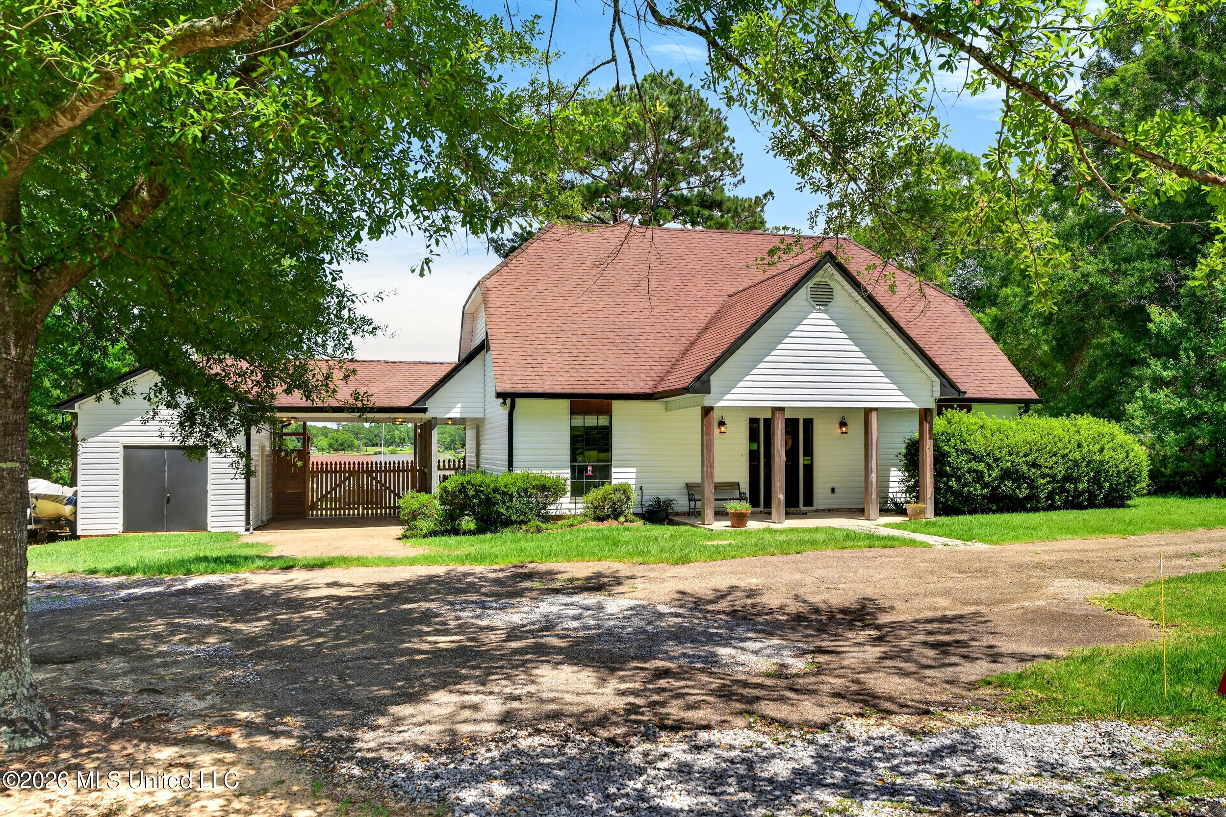 68 Bucaneer Circle Property Photo 1