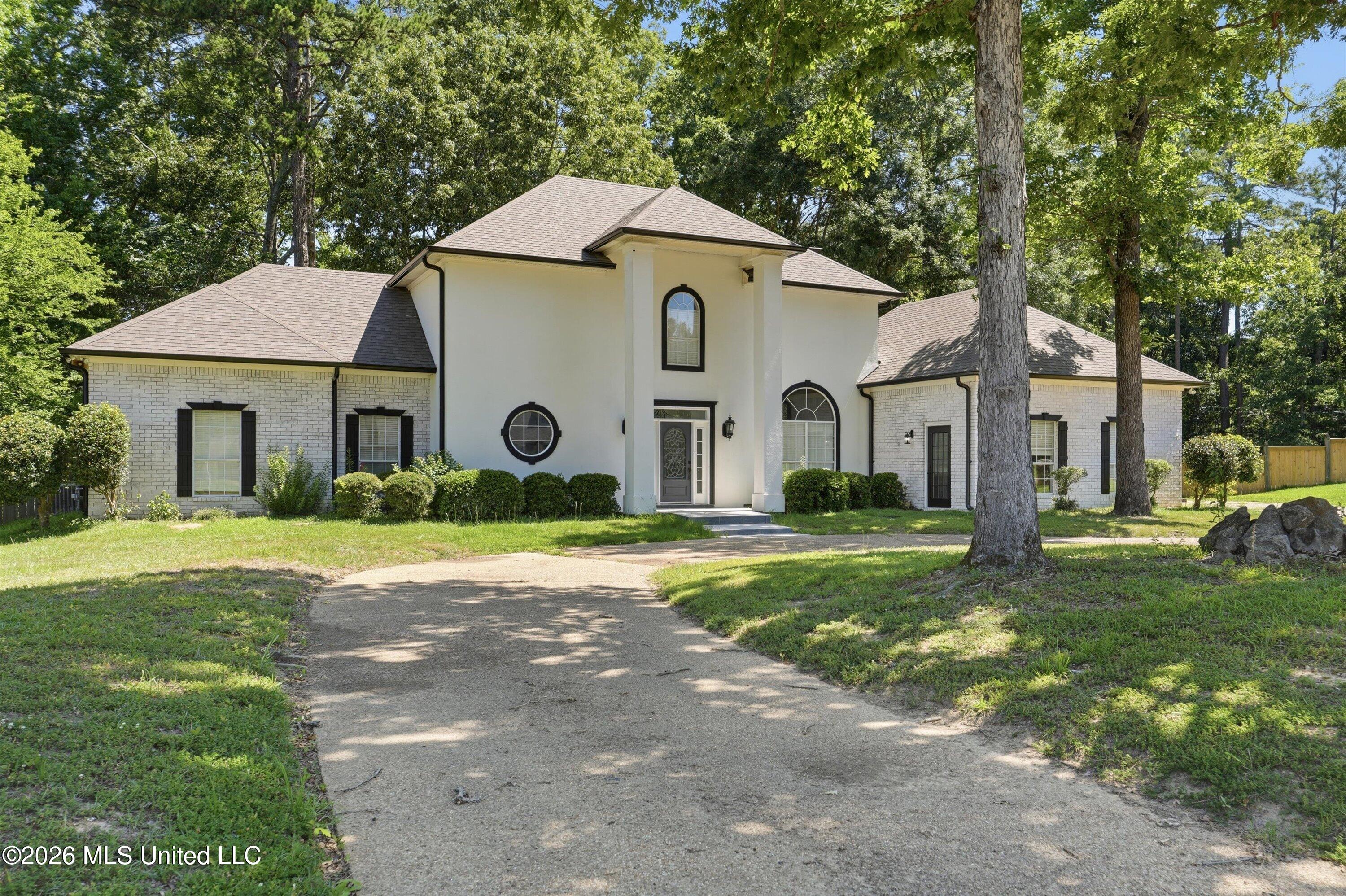 409 Fawnwood Drive Property Photo 2