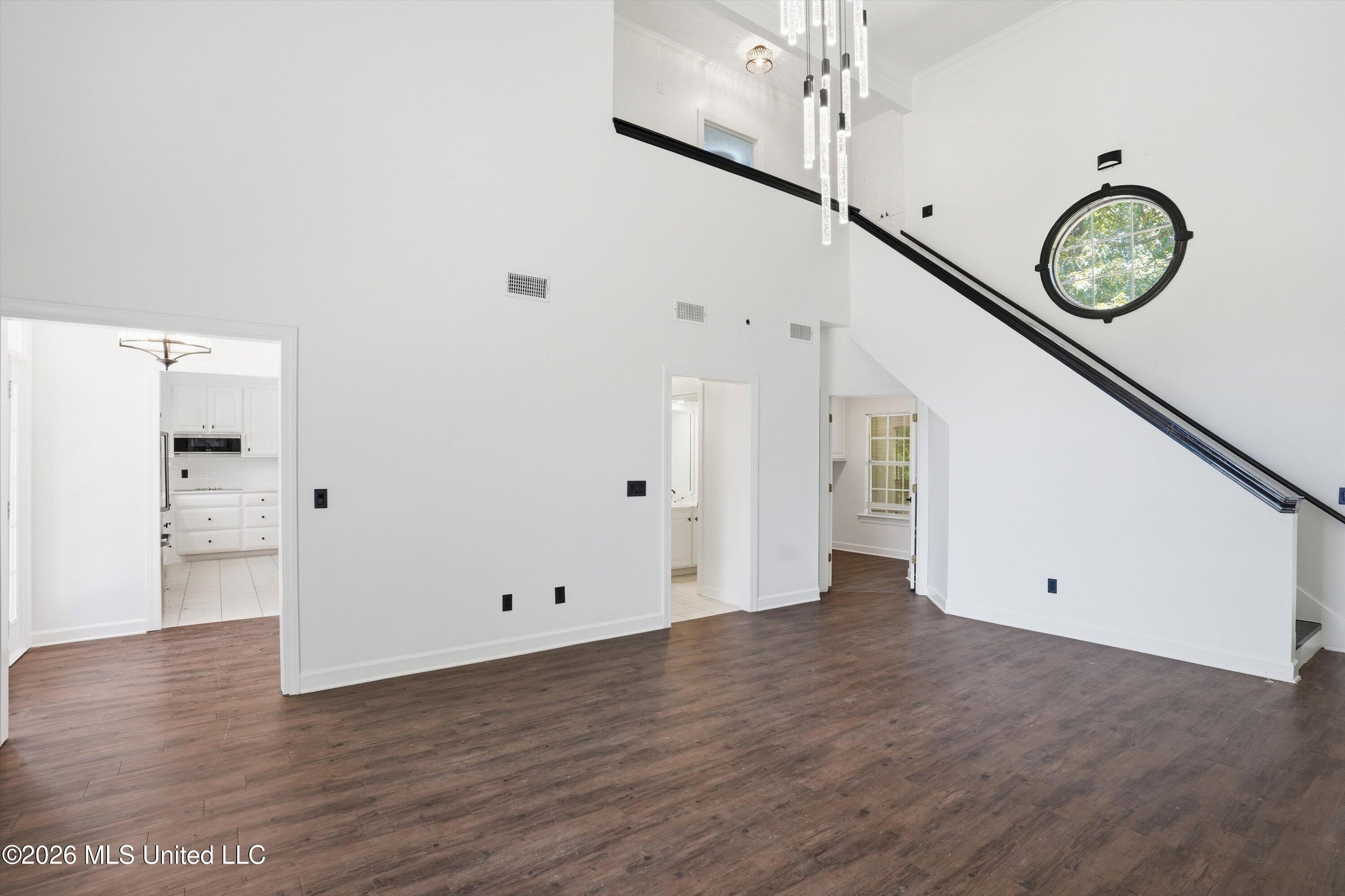 409 Fawnwood Drive Property Photo 4