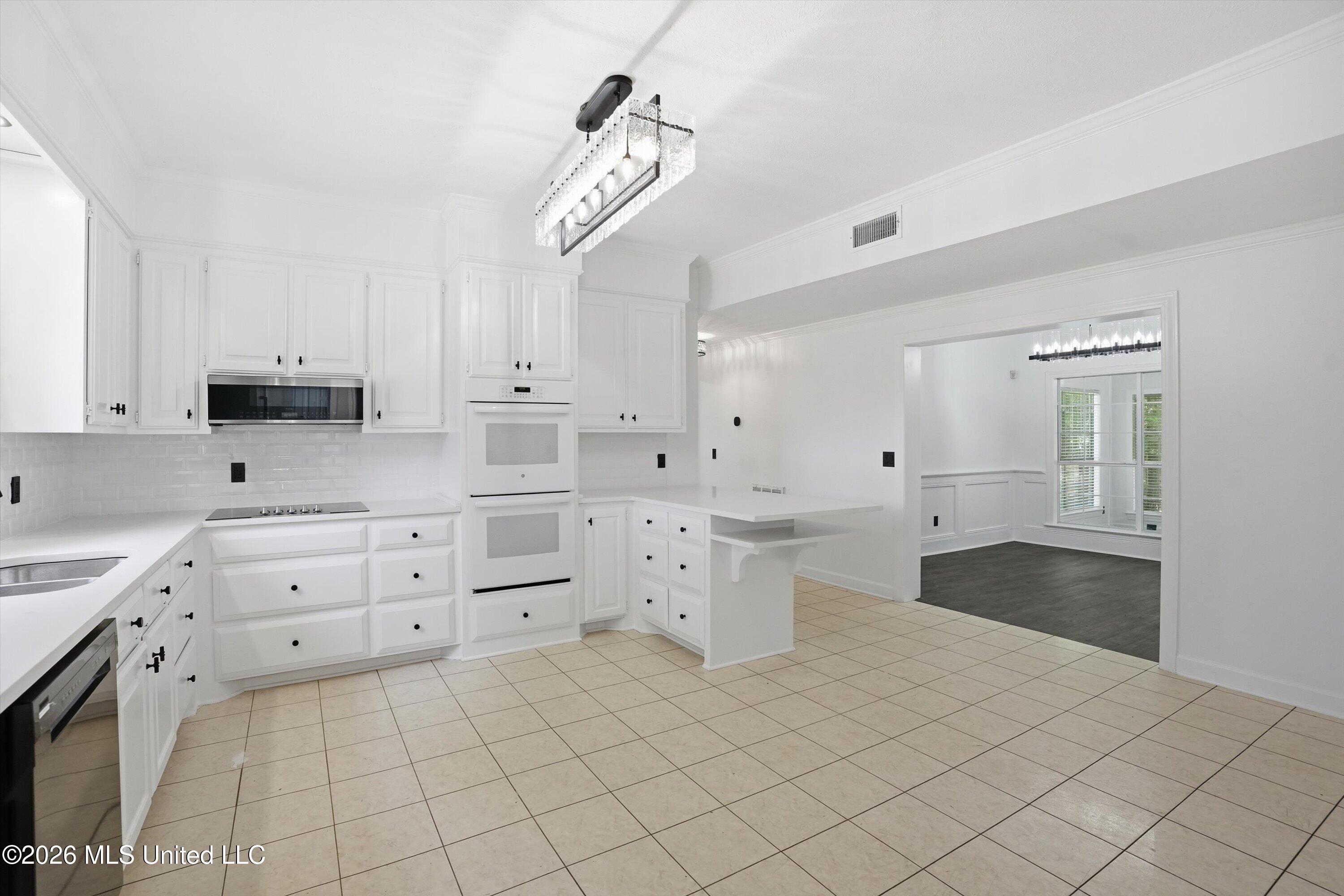 409 Fawnwood Drive Property Photo 7