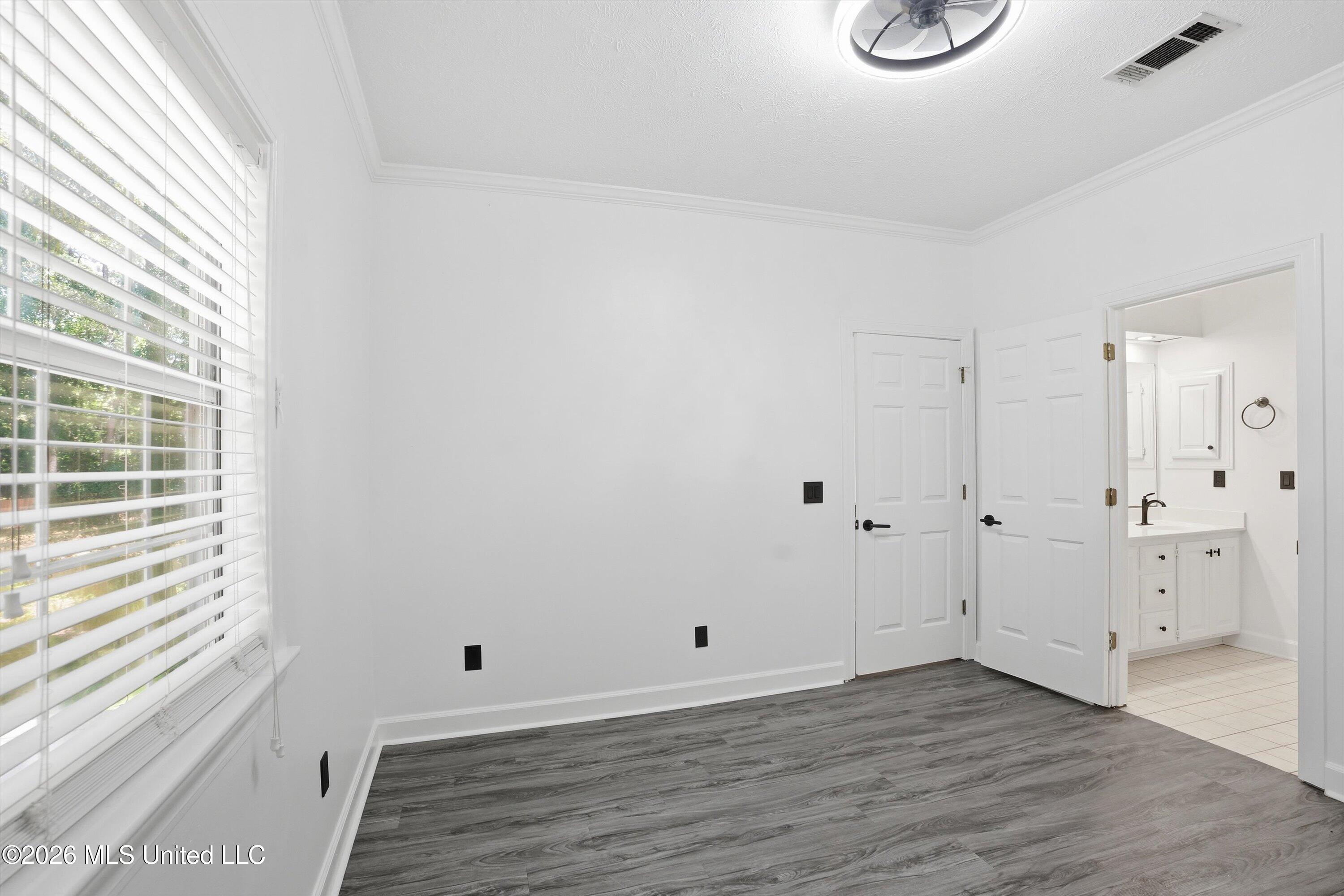409 Fawnwood Drive Property Photo 24