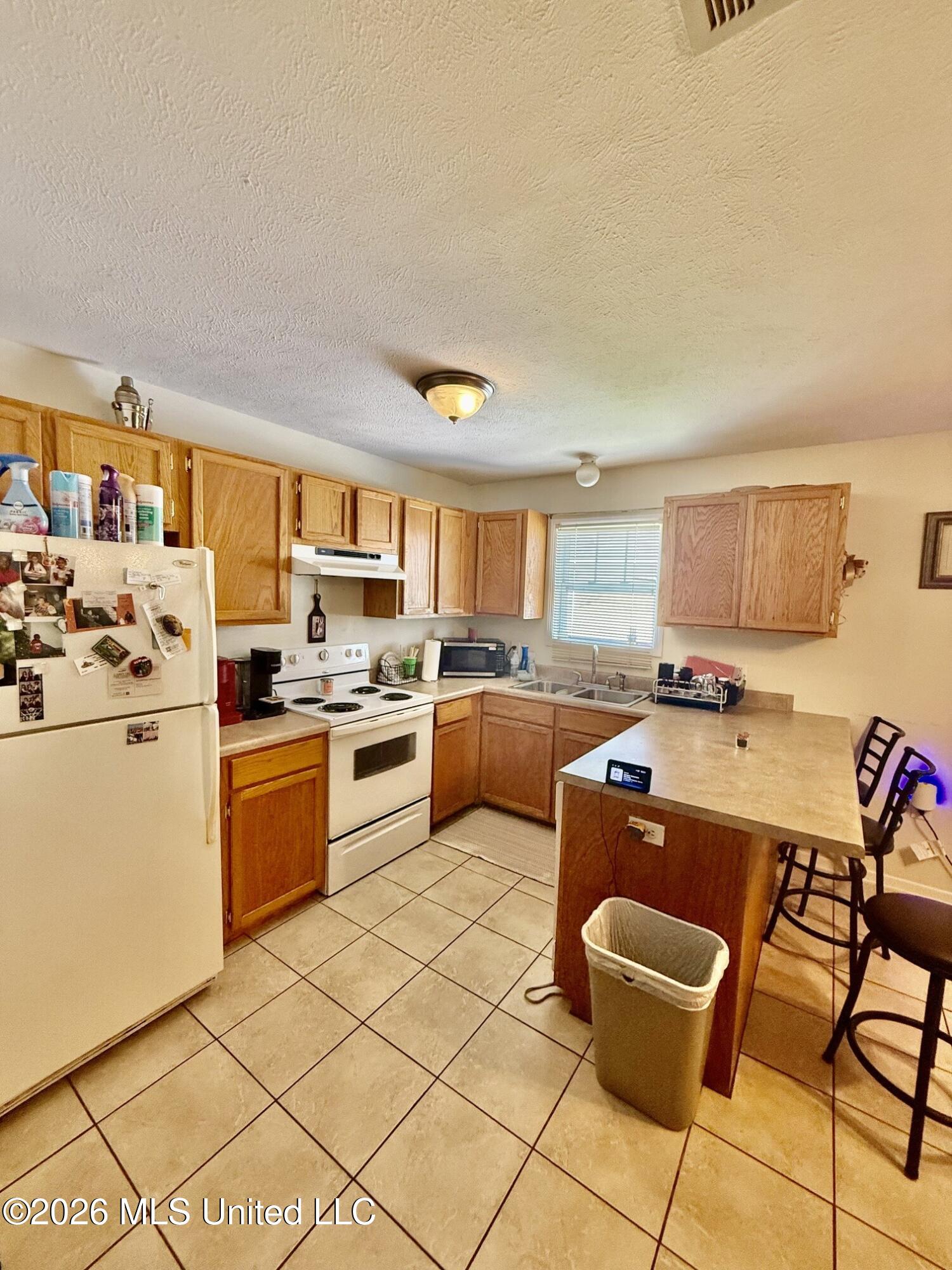 658 Union Street Property Photo 6
