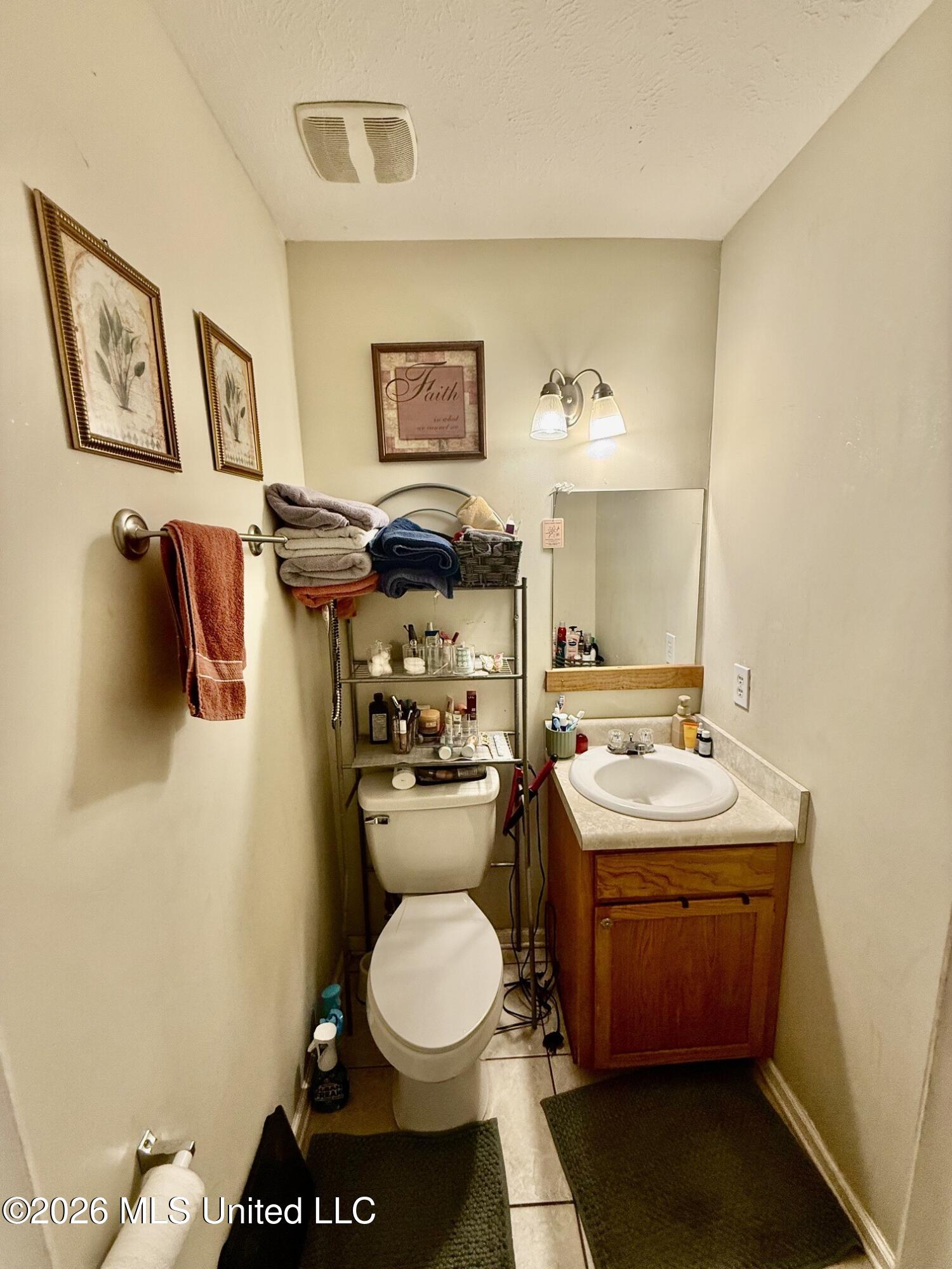 658 Union Street Property Photo 8