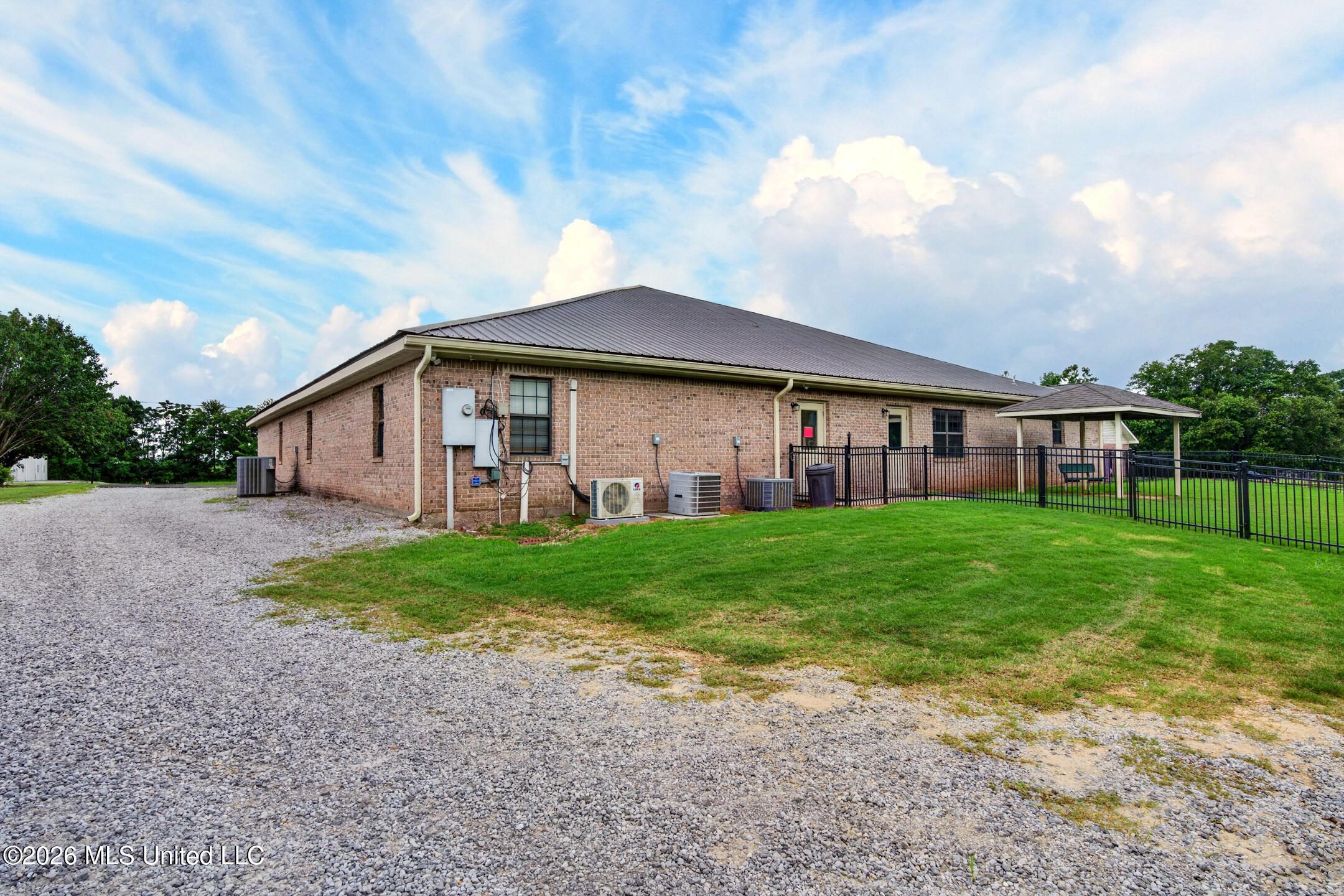 1625 W Central Avenue Property Photo 8
