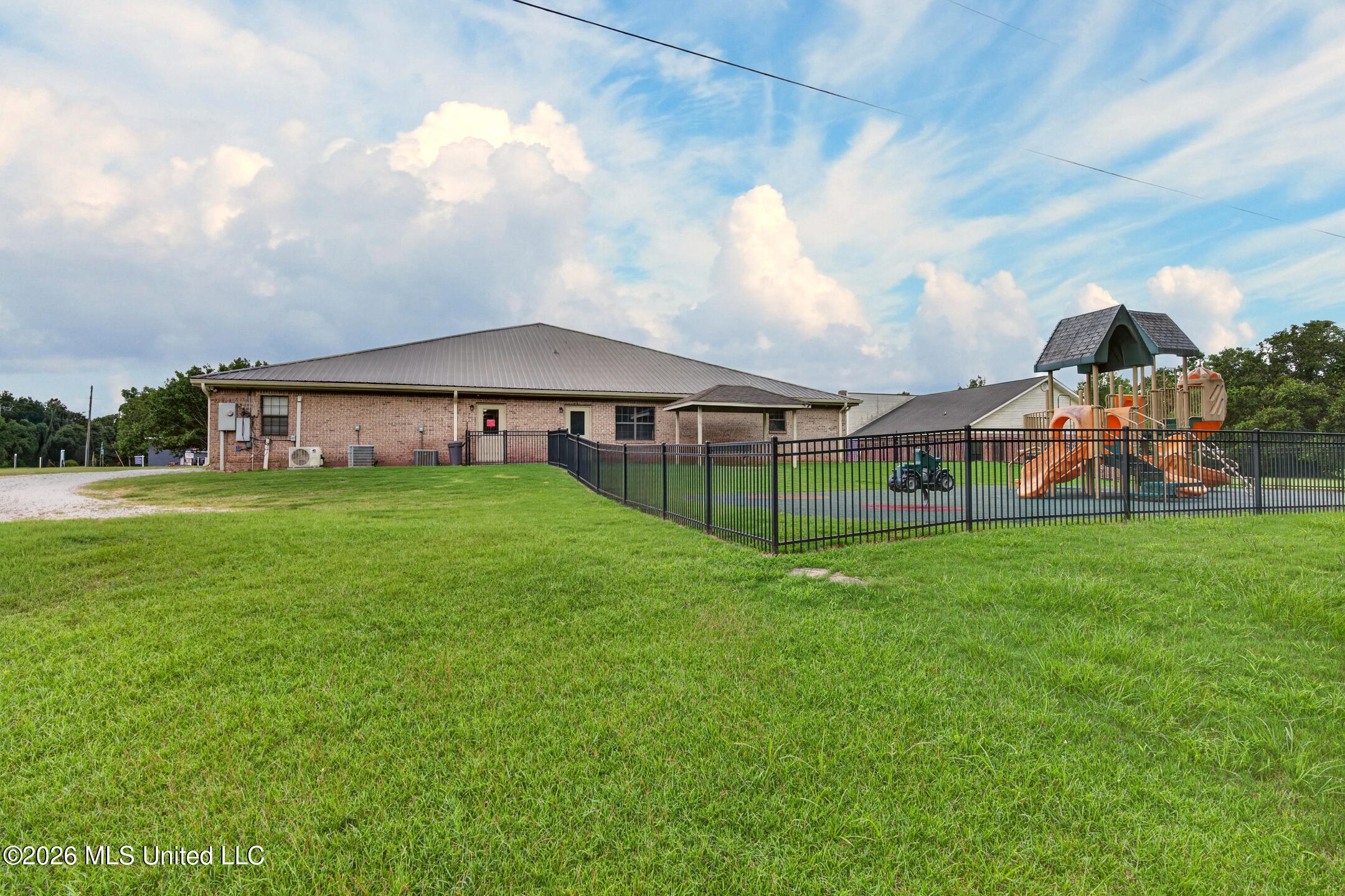 1625 W Central Avenue Property Photo 9
