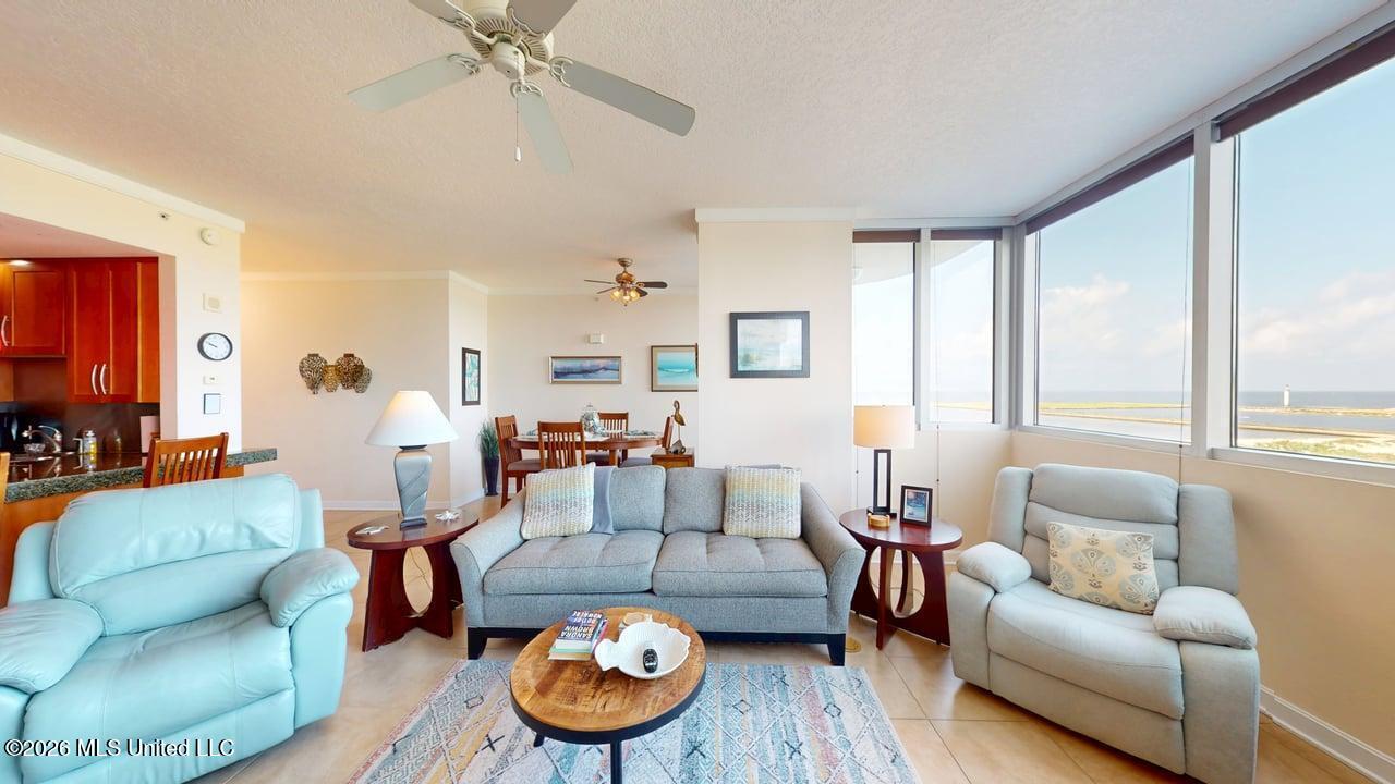 2060 Beach Boulevard Property Photo 4