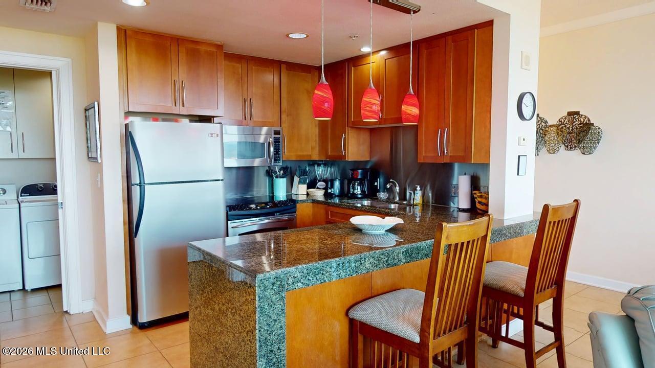 2060 Beach Boulevard Property Photo 9