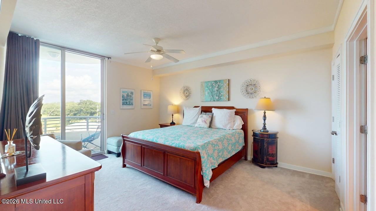 2060 Beach Boulevard Property Photo 12