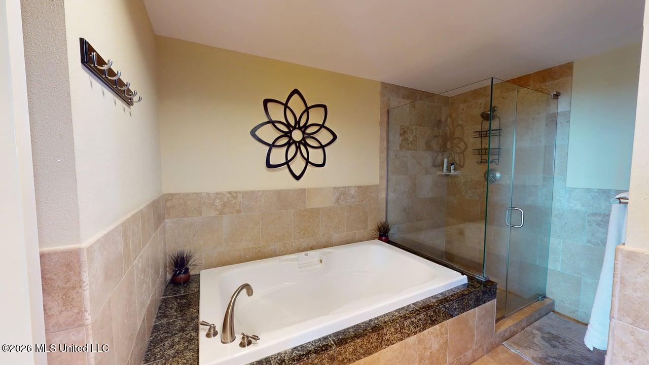 2060 Beach Boulevard Property Photo 16