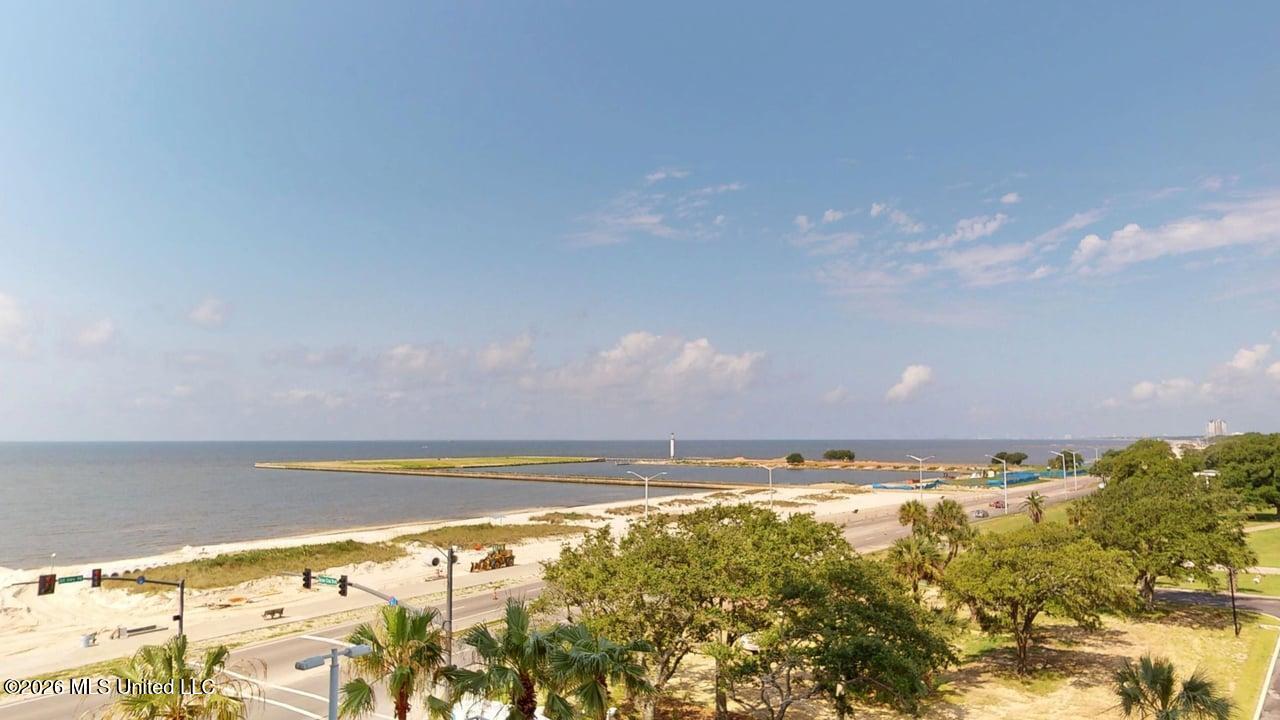 2060 Beach Boulevard Property Photo 19