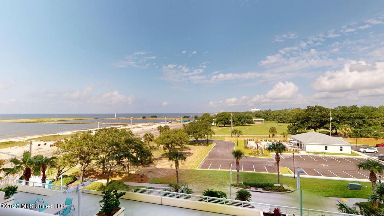 2060 Beach Boulevard Property Photo 20