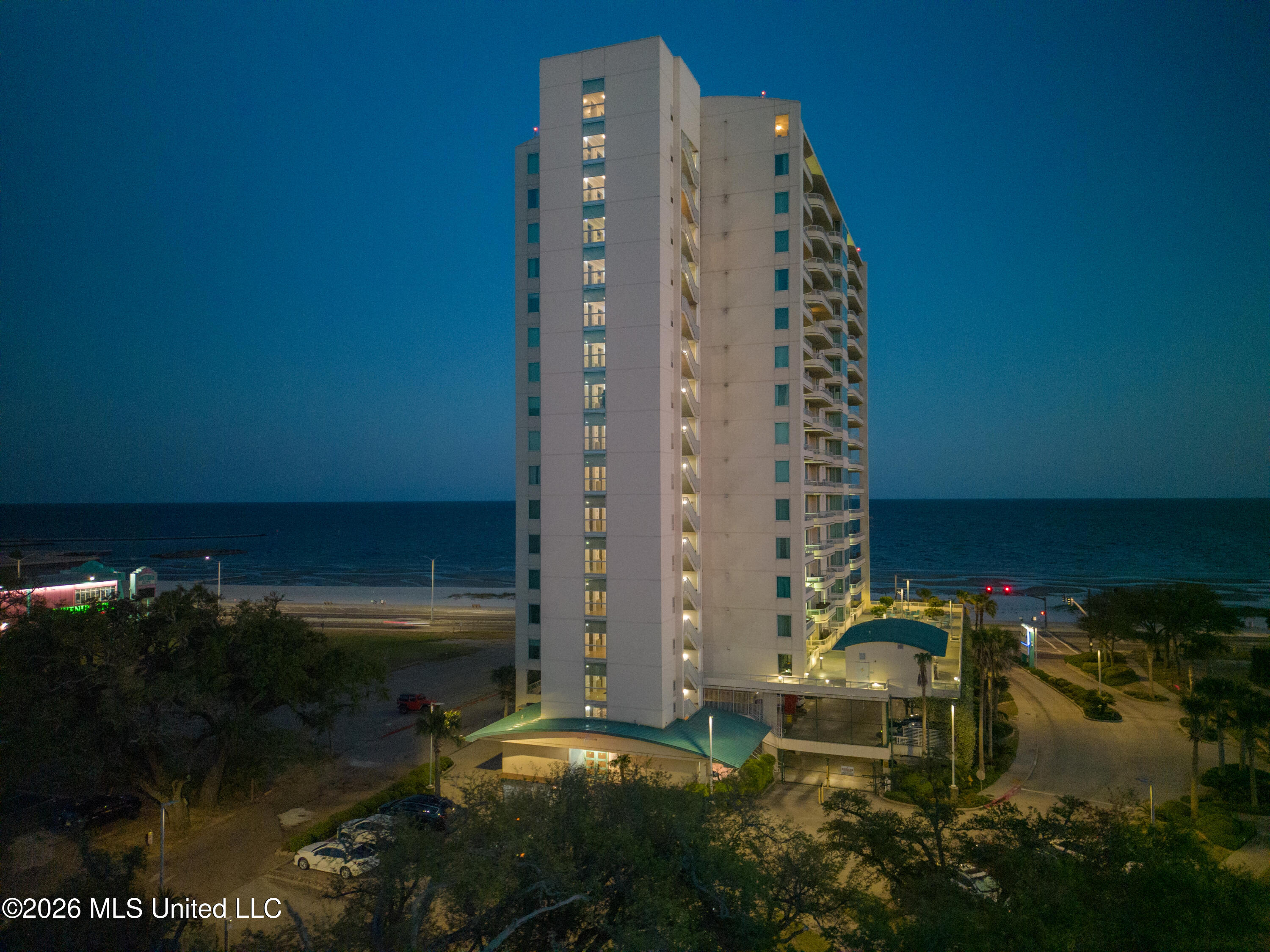2060 Beach Boulevard Property Photo 25
