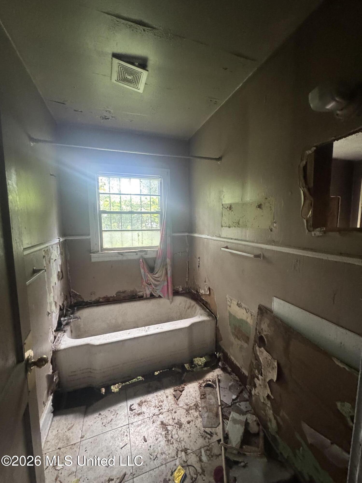 133 Creston Avenue Property Photo 8