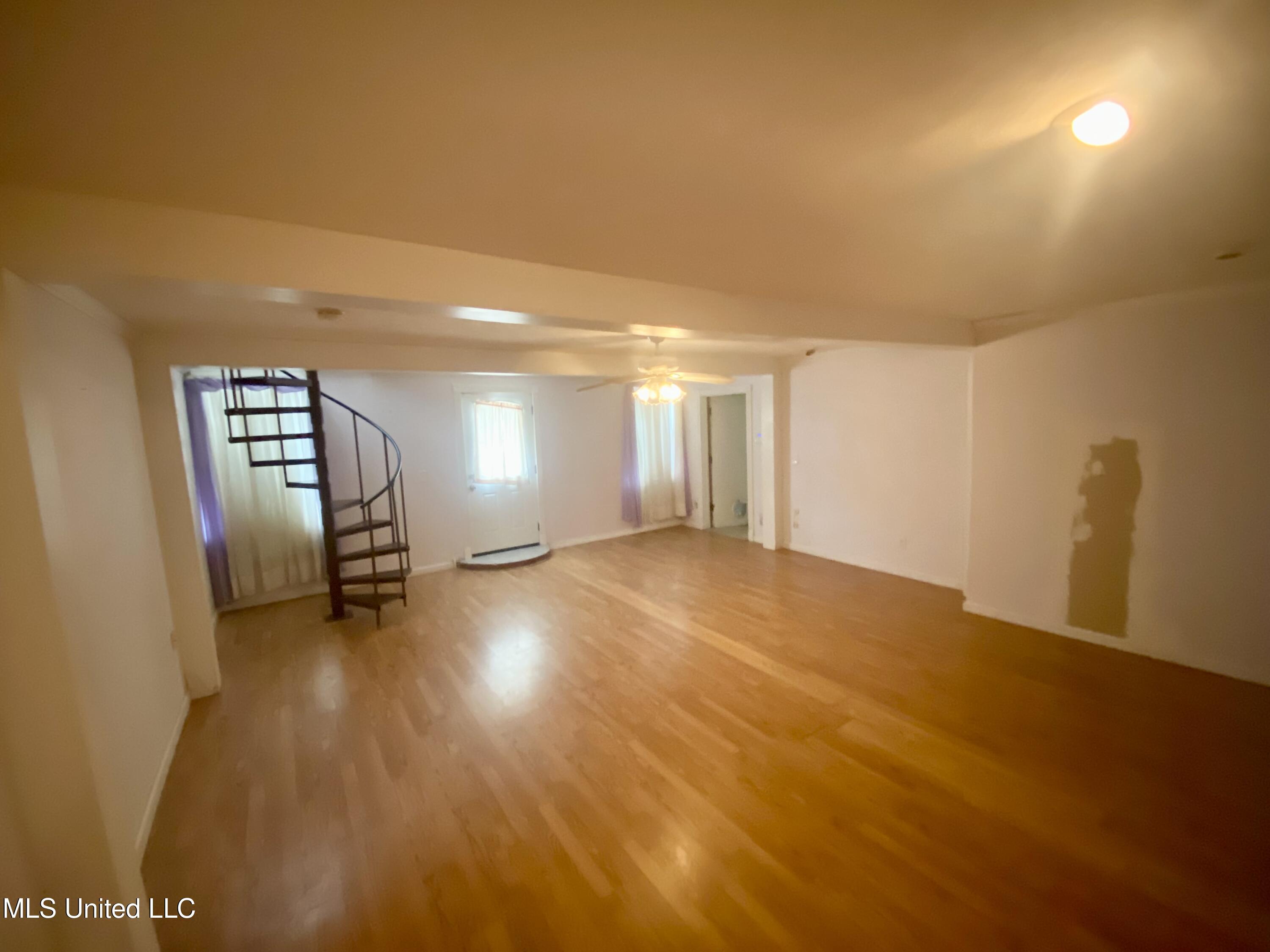 119 Dampeer Street Property Photo 3