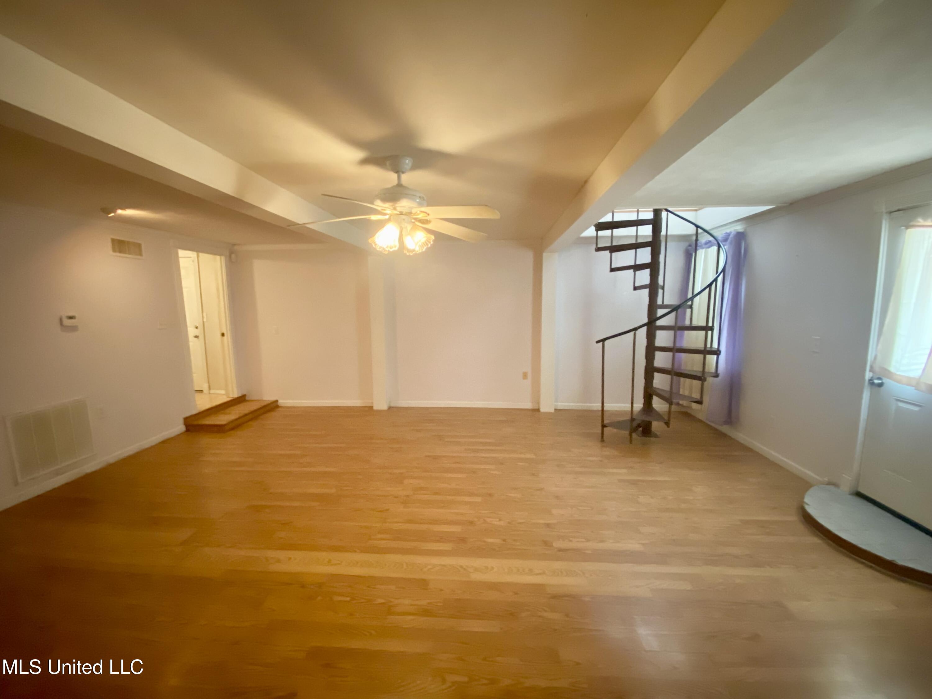 119 Dampeer Street Property Photo 7