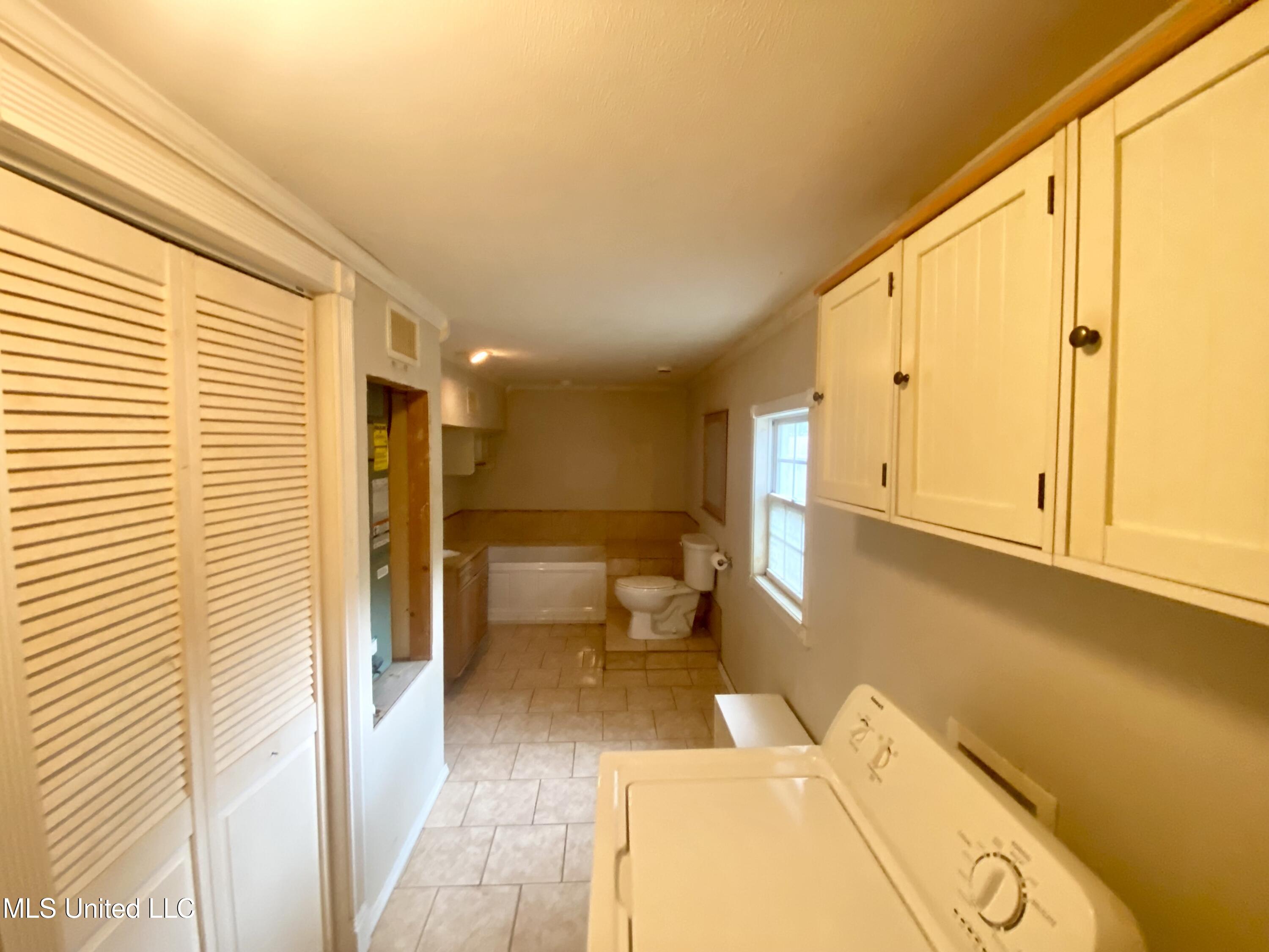 119 Dampeer Street Property Photo 8