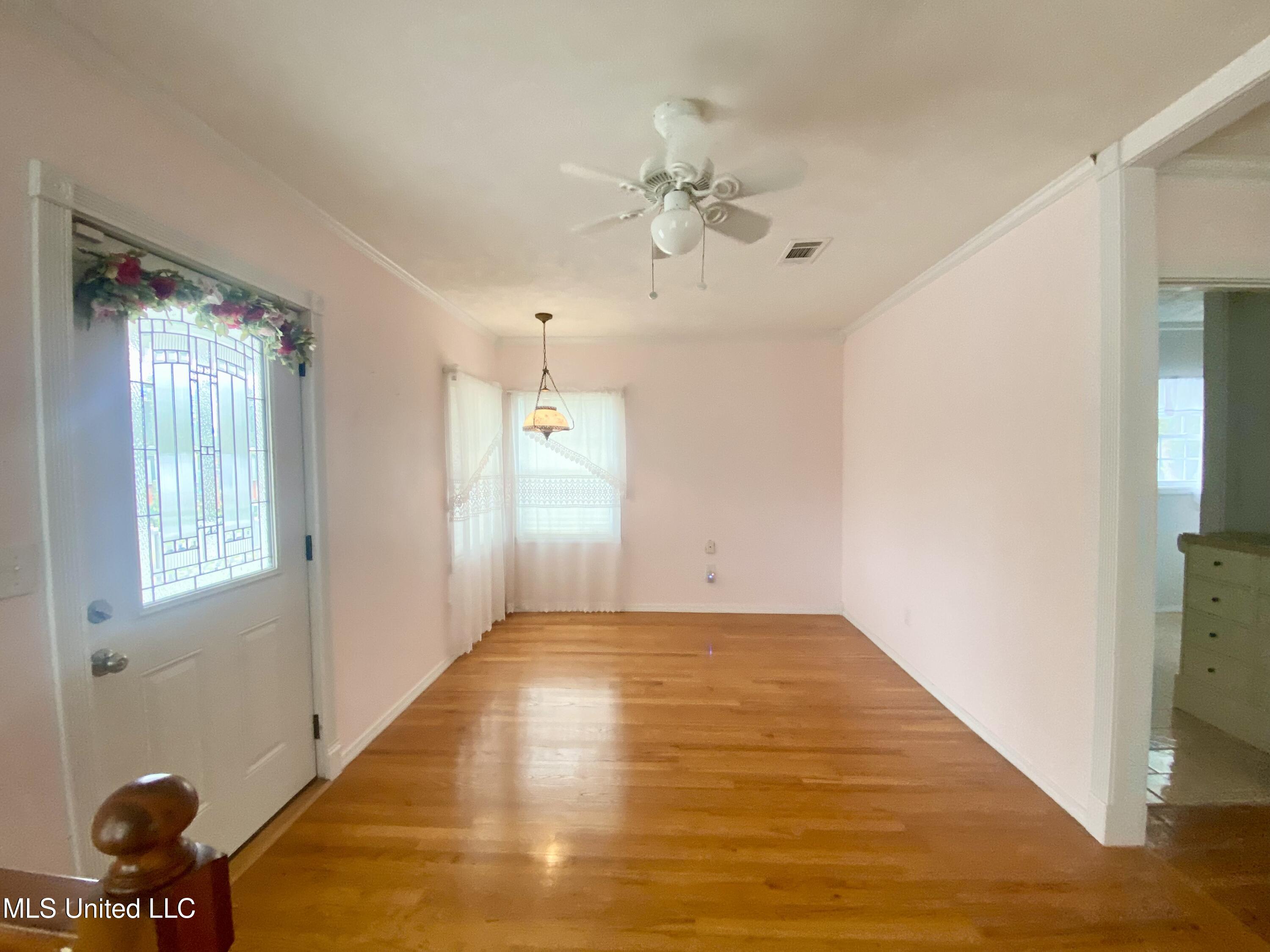 119 Dampeer Street Property Photo 14