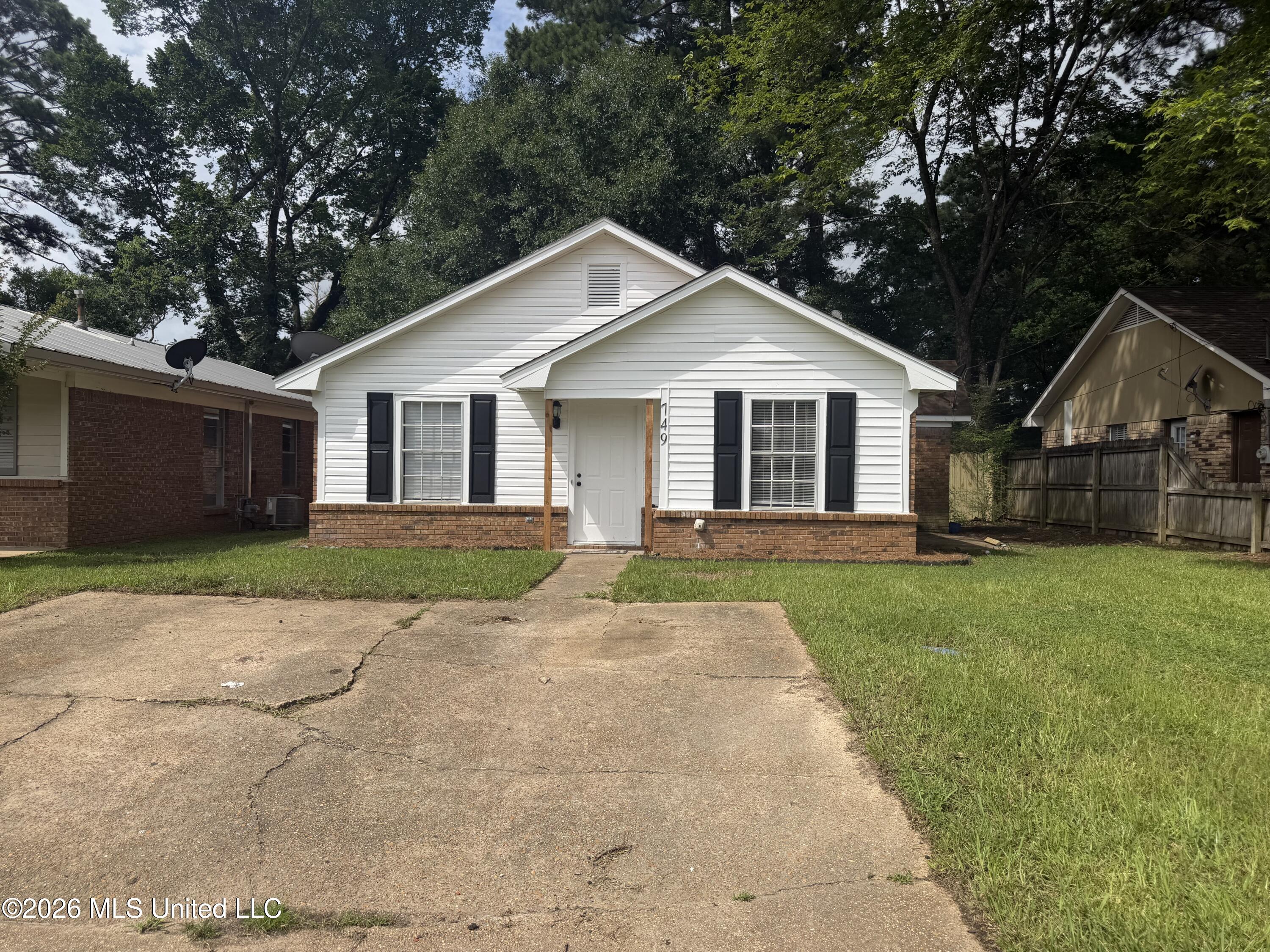 749 Clearmont Drive Property Photo 1