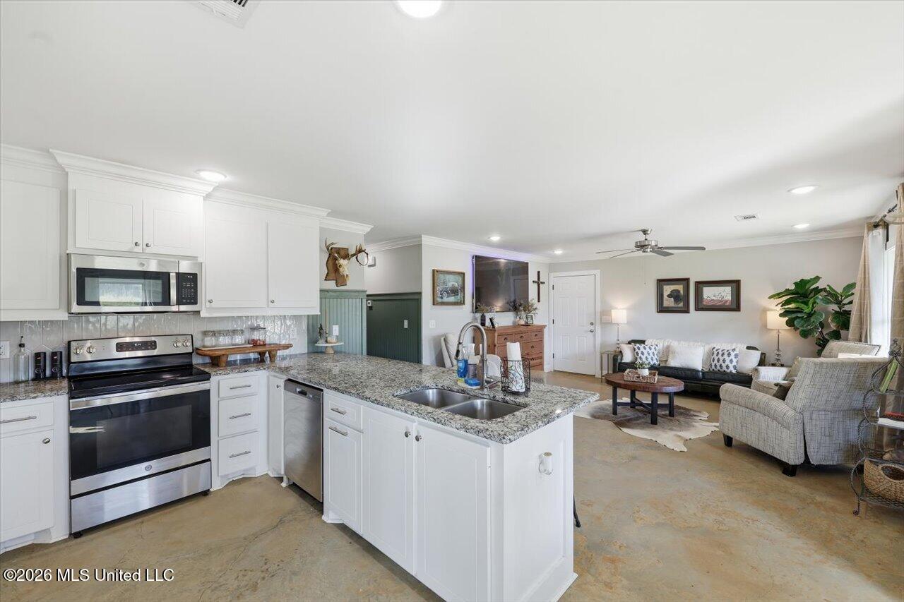 307 Anse Reed Road Property Photo 12