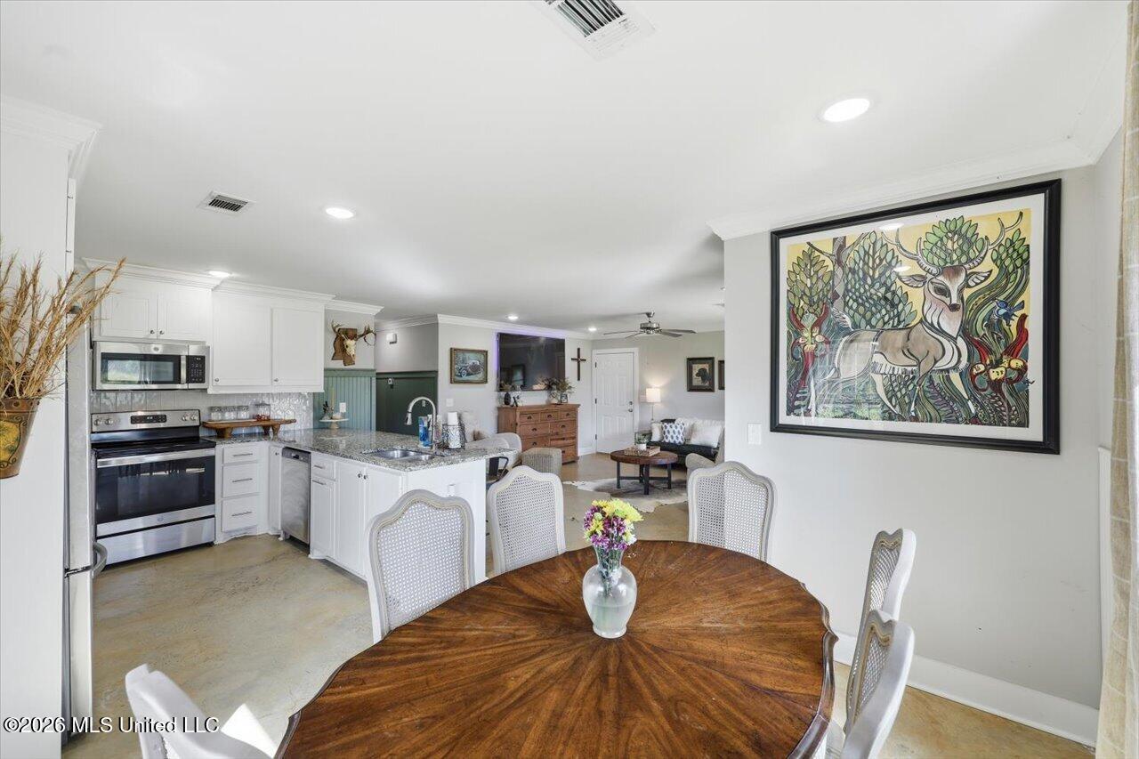 307 Anse Reed Road Property Photo 15