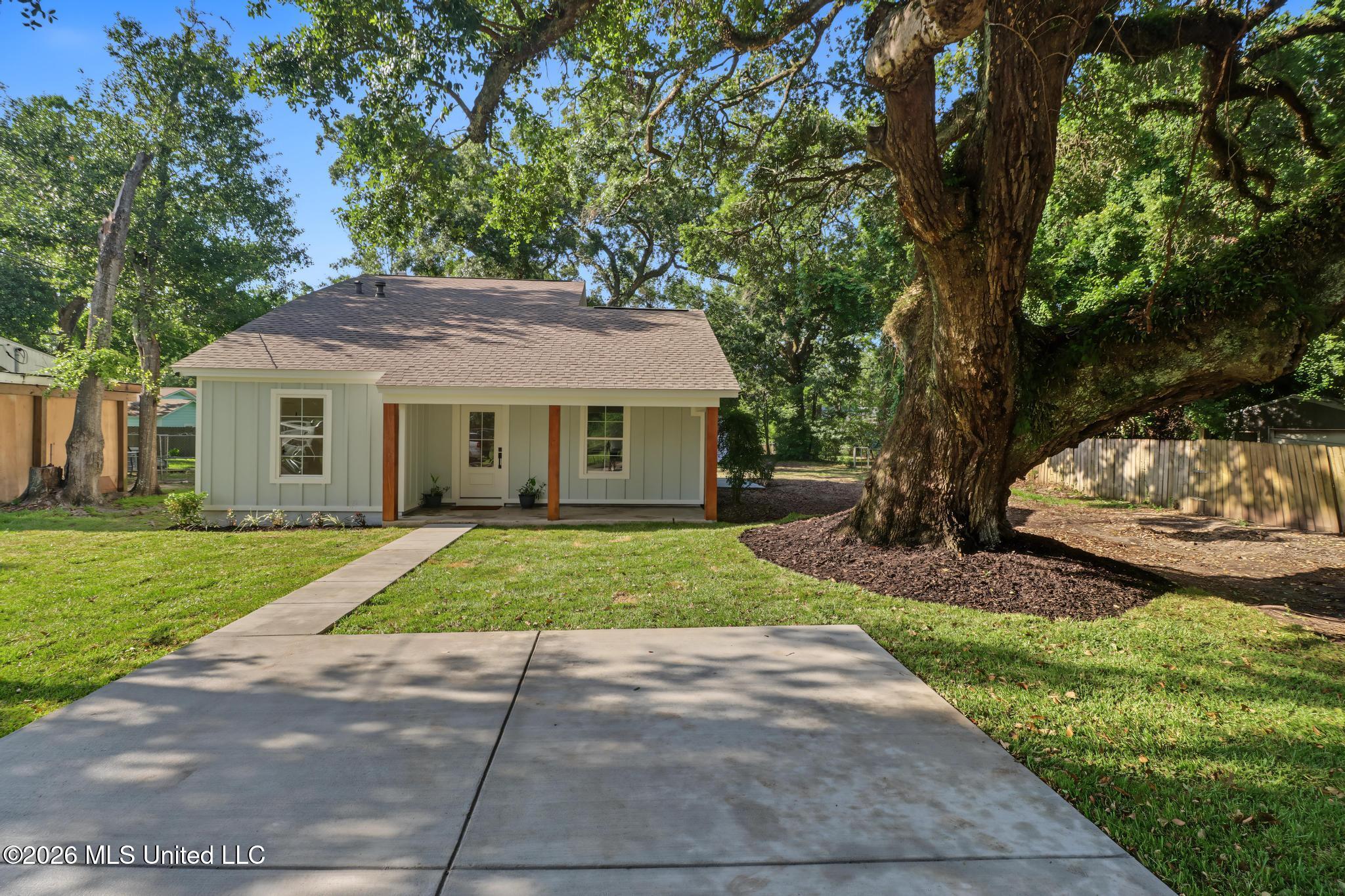 900 22nd Street Property Photo 1