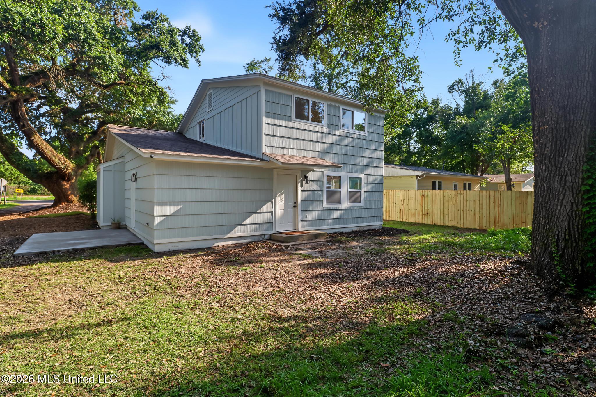 900 22nd Street Property Photo 2