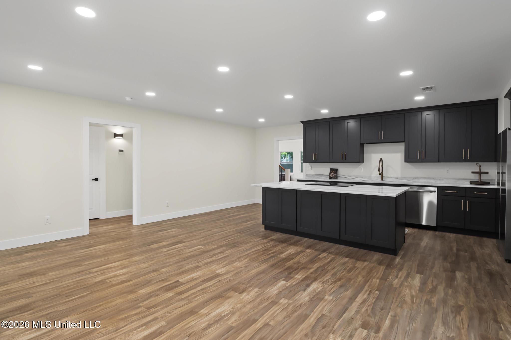 900 22nd Street Property Photo 5