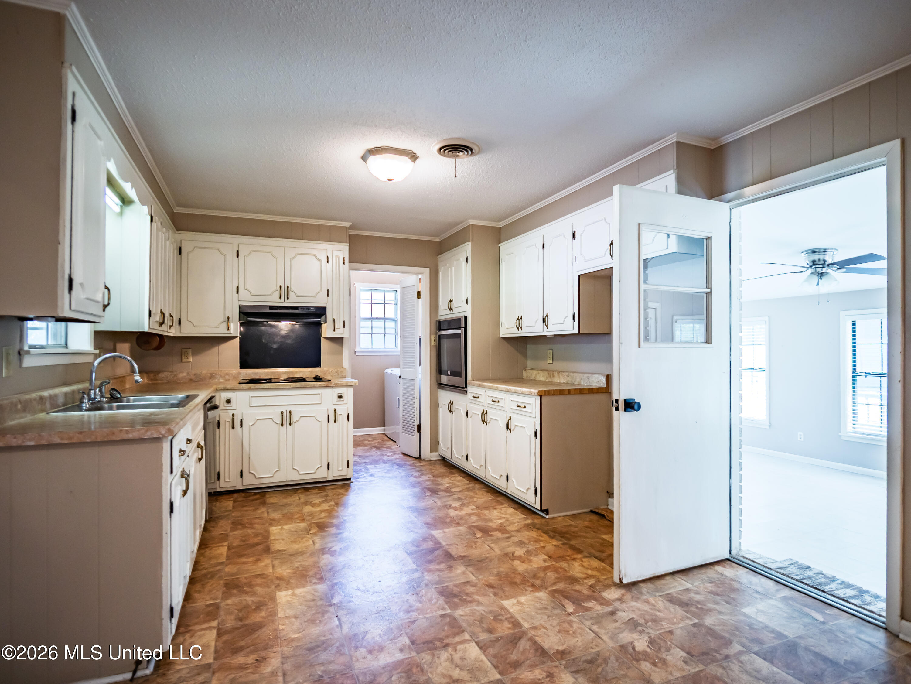 117 Hemlock Road Property Photo 5