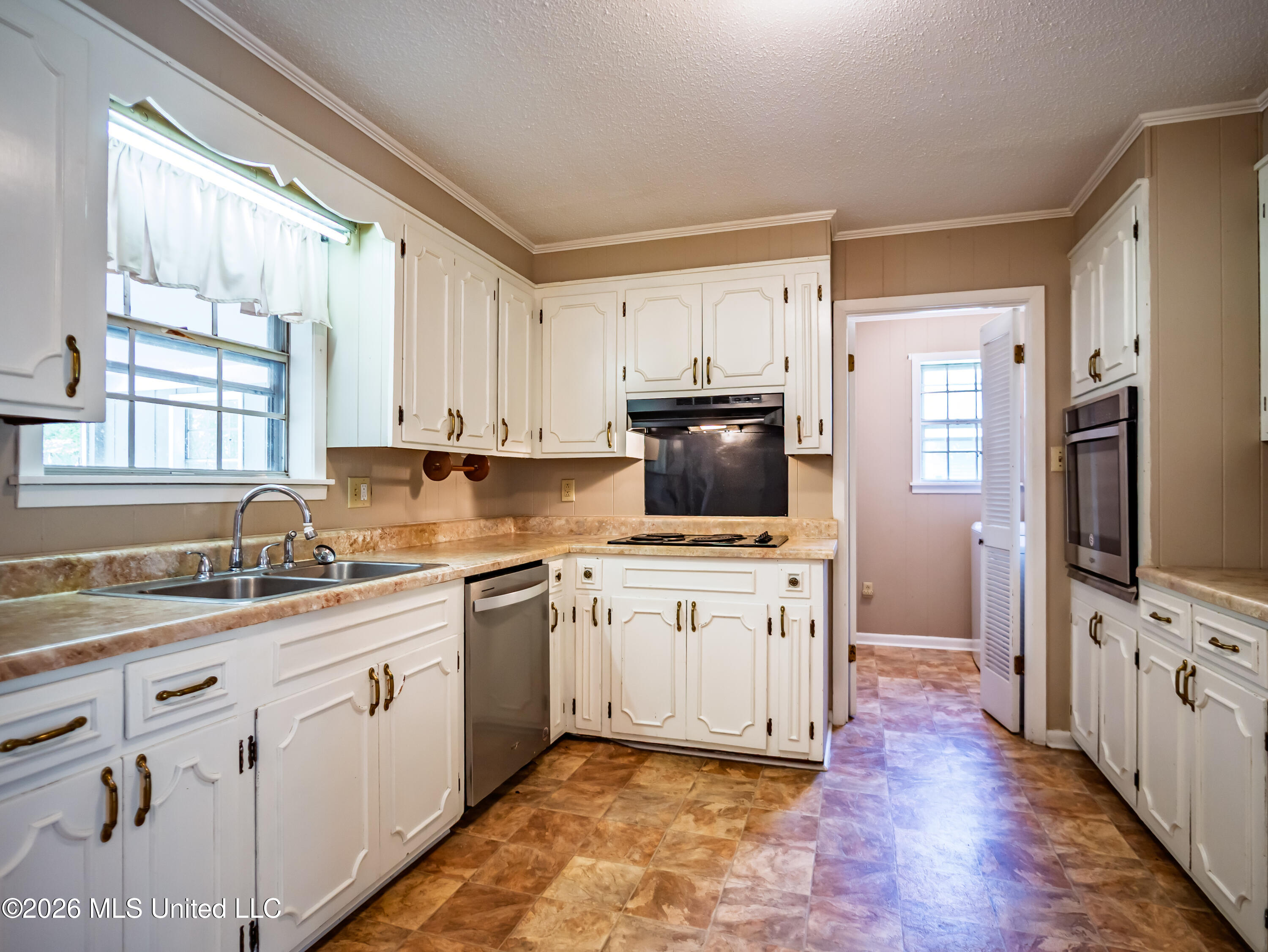 117 Hemlock Road Property Photo 6