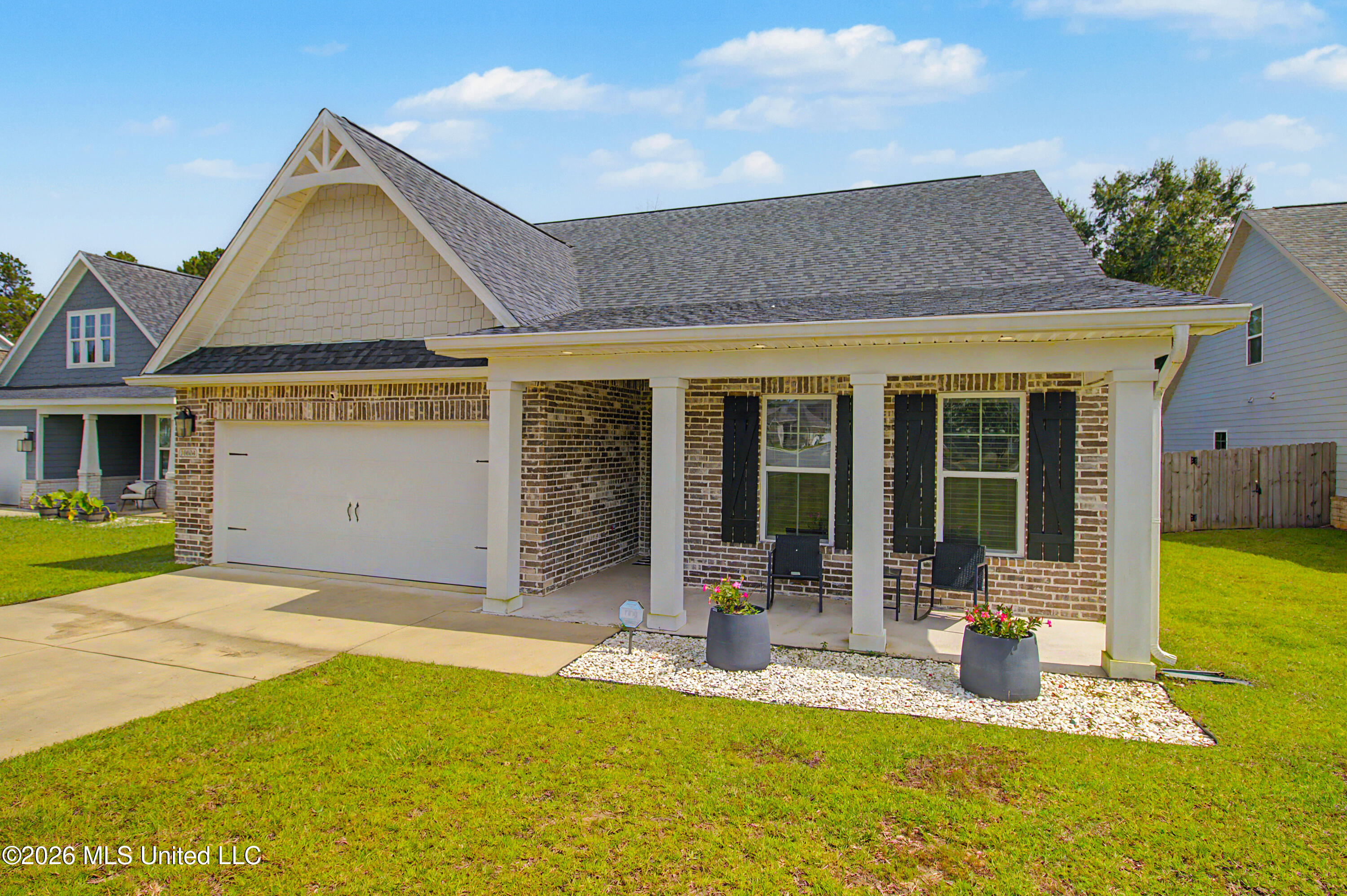 10604 Wren Grove Property Photo 2
