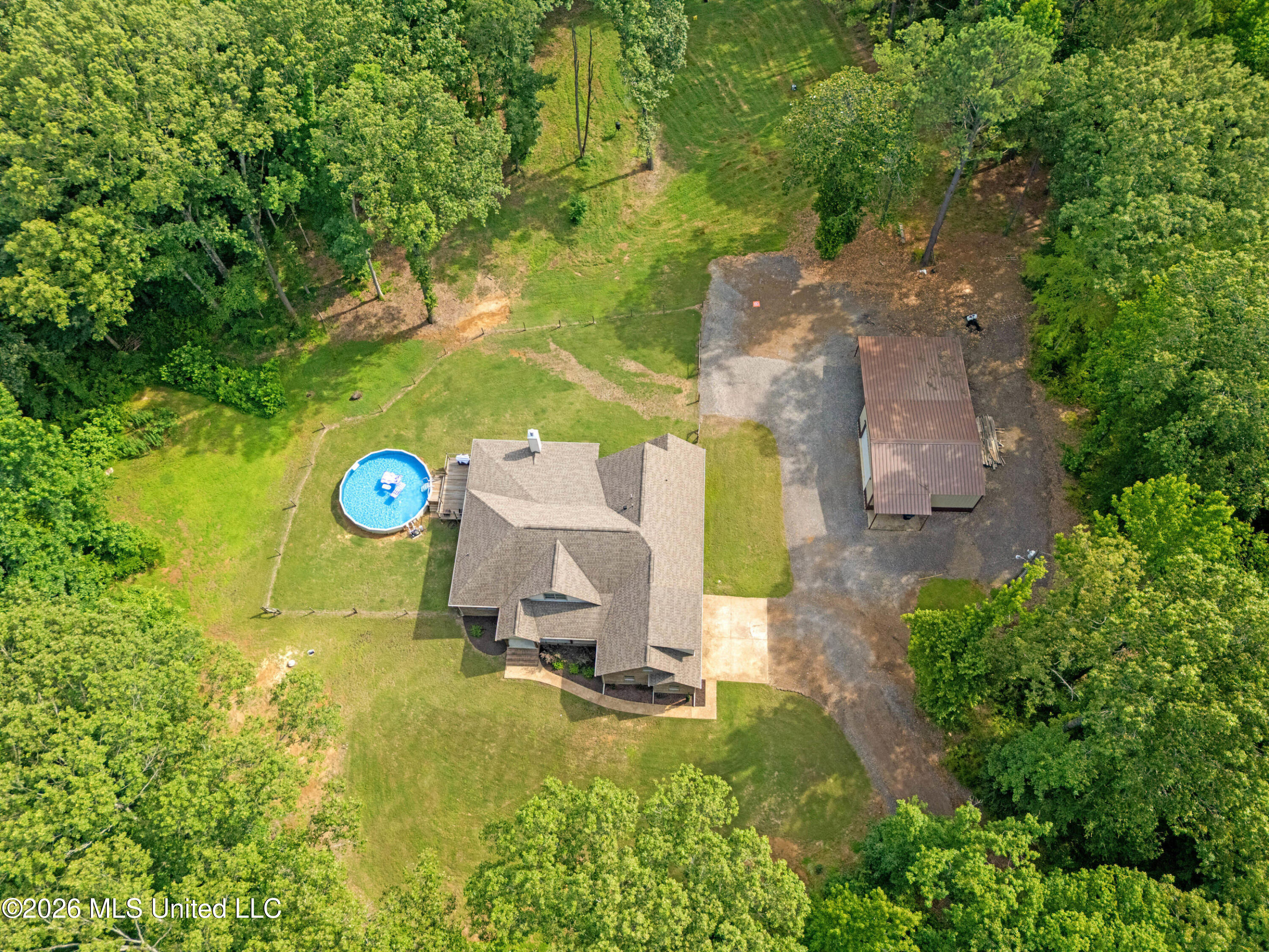 8301 Browns Ferry Road Property Photo 4